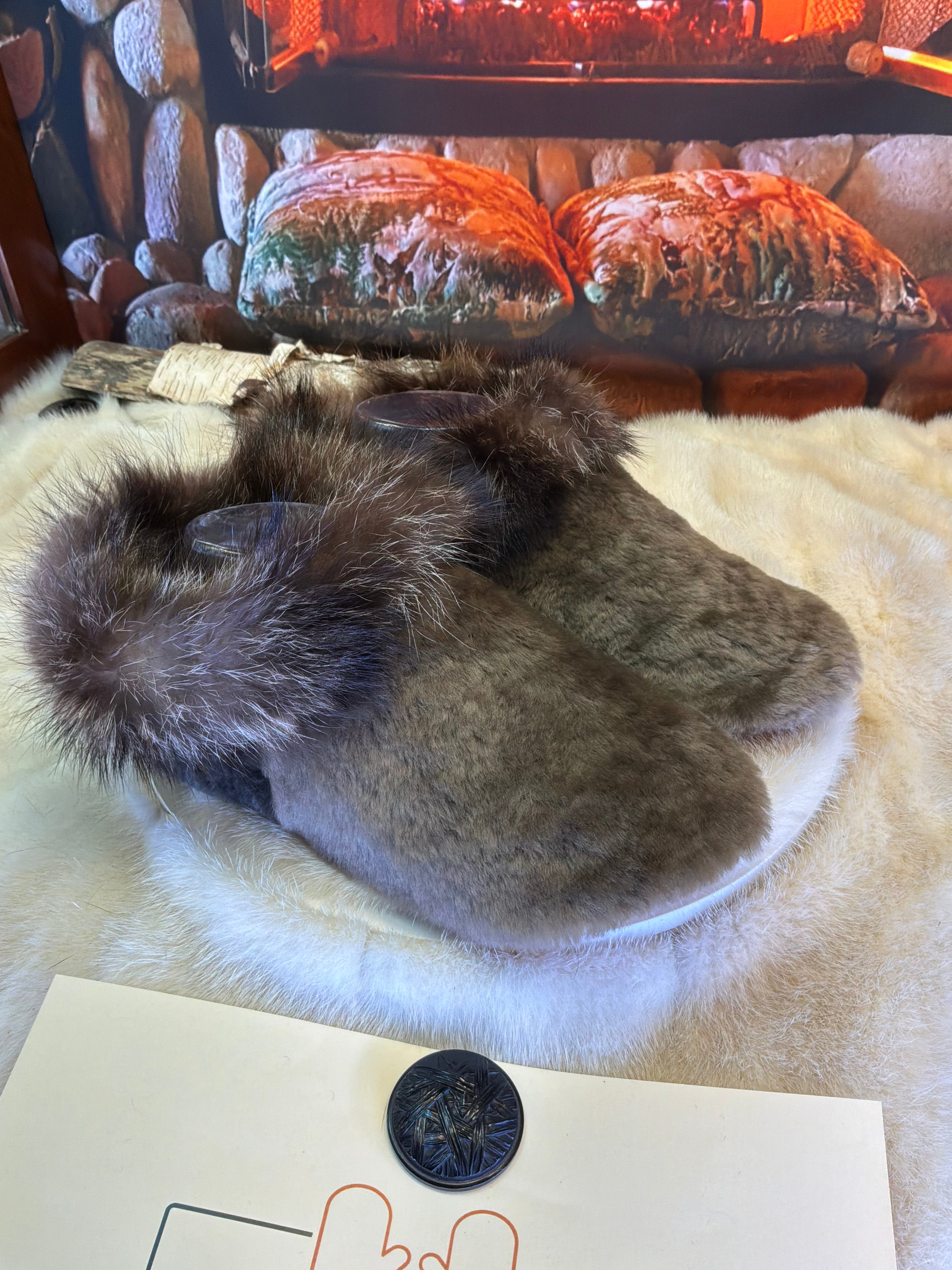 Slipper Jeannette pointure 9 femme – Sherling italien & cuir recyclé, pièce unique faite à la main au Québec