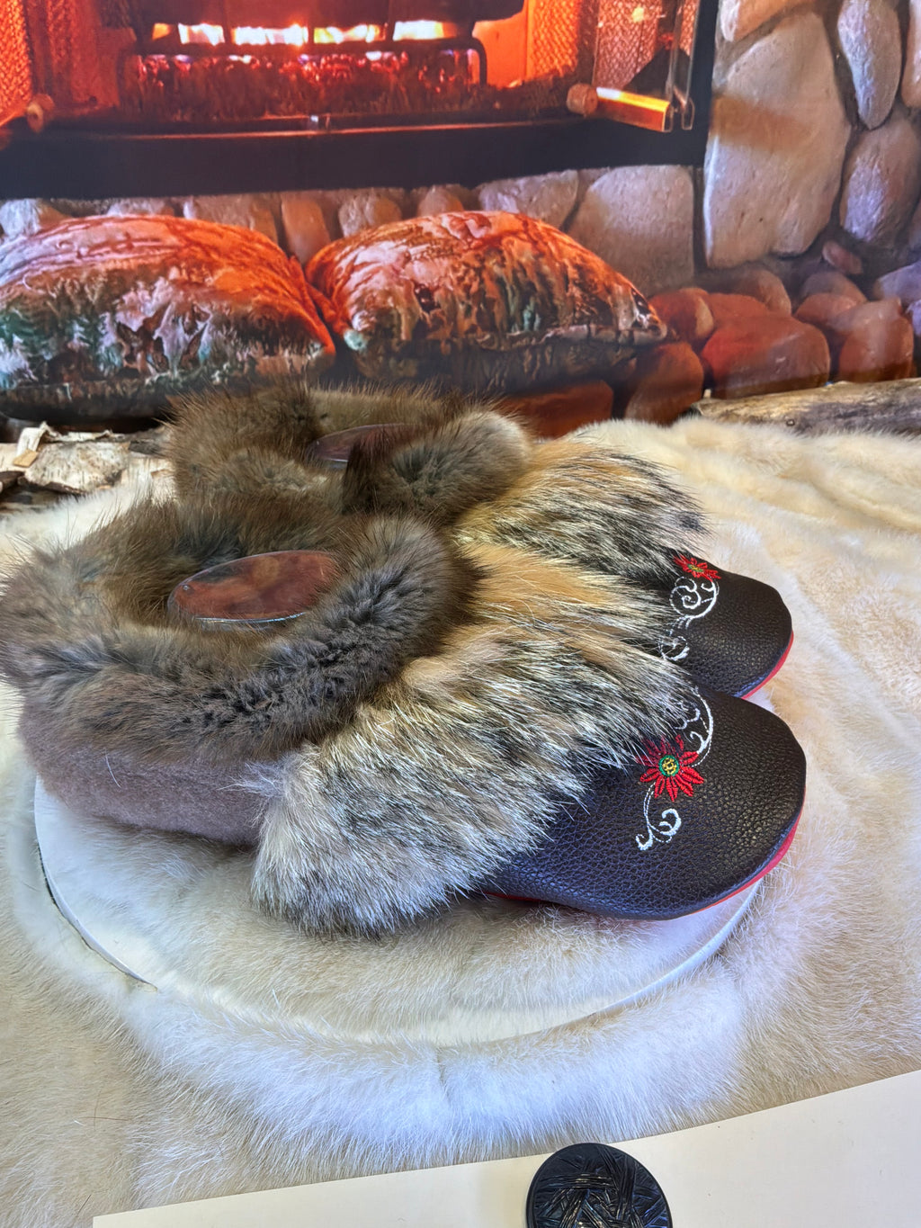 Slipper Diane pointure 9 Homme / 11 femme  – Sherling italien & cuir recyclé, pièce unique faite à la main au Québec édition spéciale