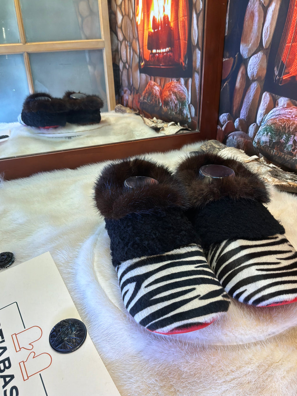 Slipper Gilberte pointure 9 Homme / 11 femme  – Sherling italien & cuir recyclé, pièce unique faite à la main au Québec