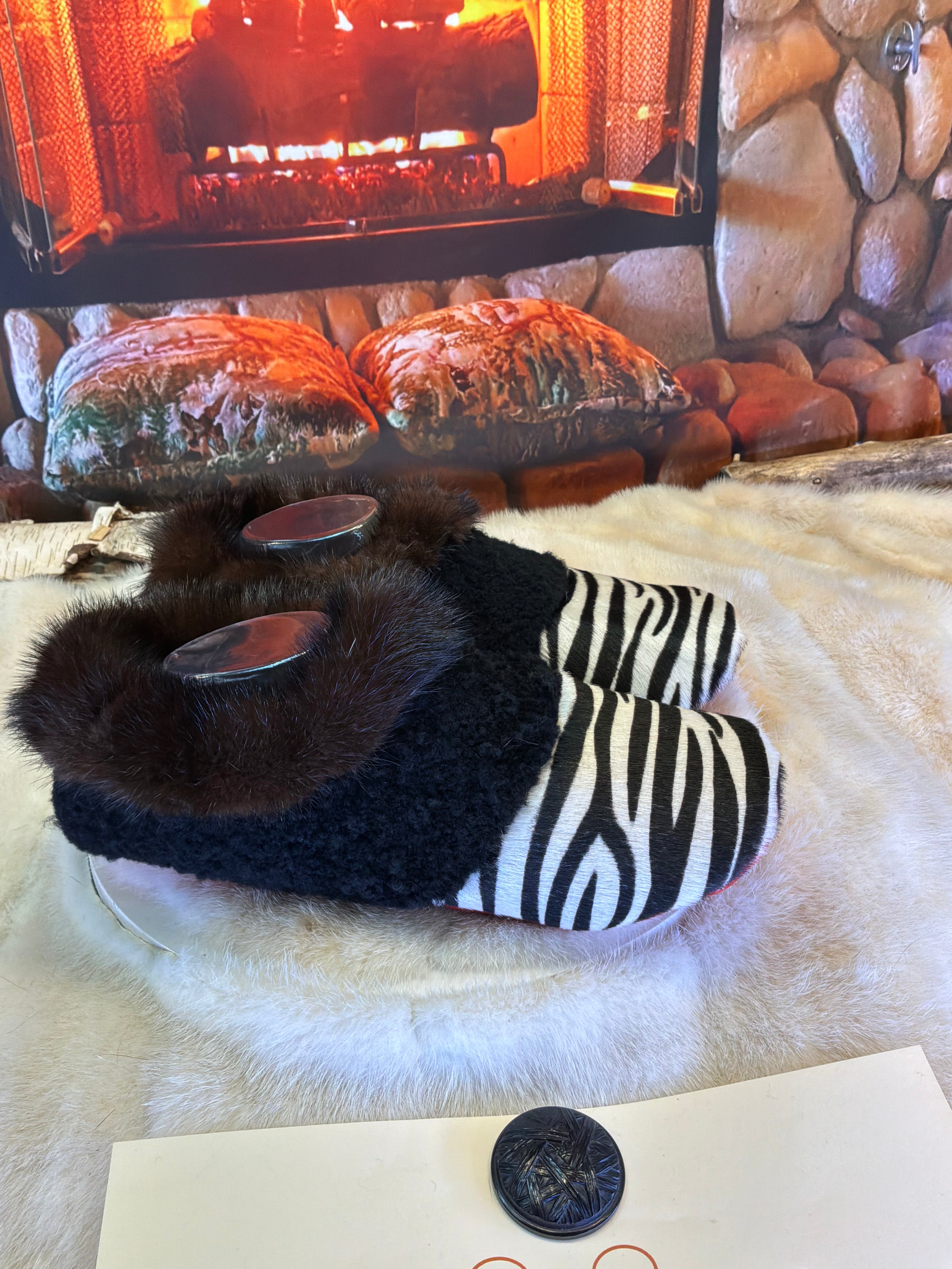 Slipper Gilberte pointure 9 Homme / 11 femme  – Sherling italien & cuir recyclé, pièce unique faite à la main au Québec