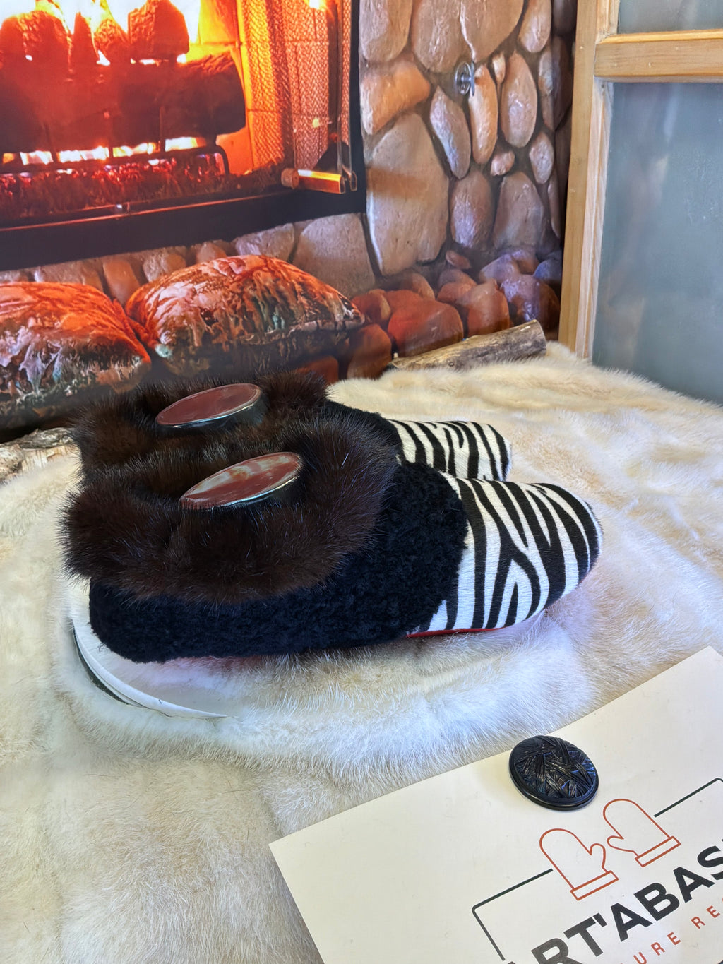 Slipper Gilberte pointure 9 Homme / 11 femme  – Sherling italien & cuir recyclé, pièce unique faite à la main au Québec
