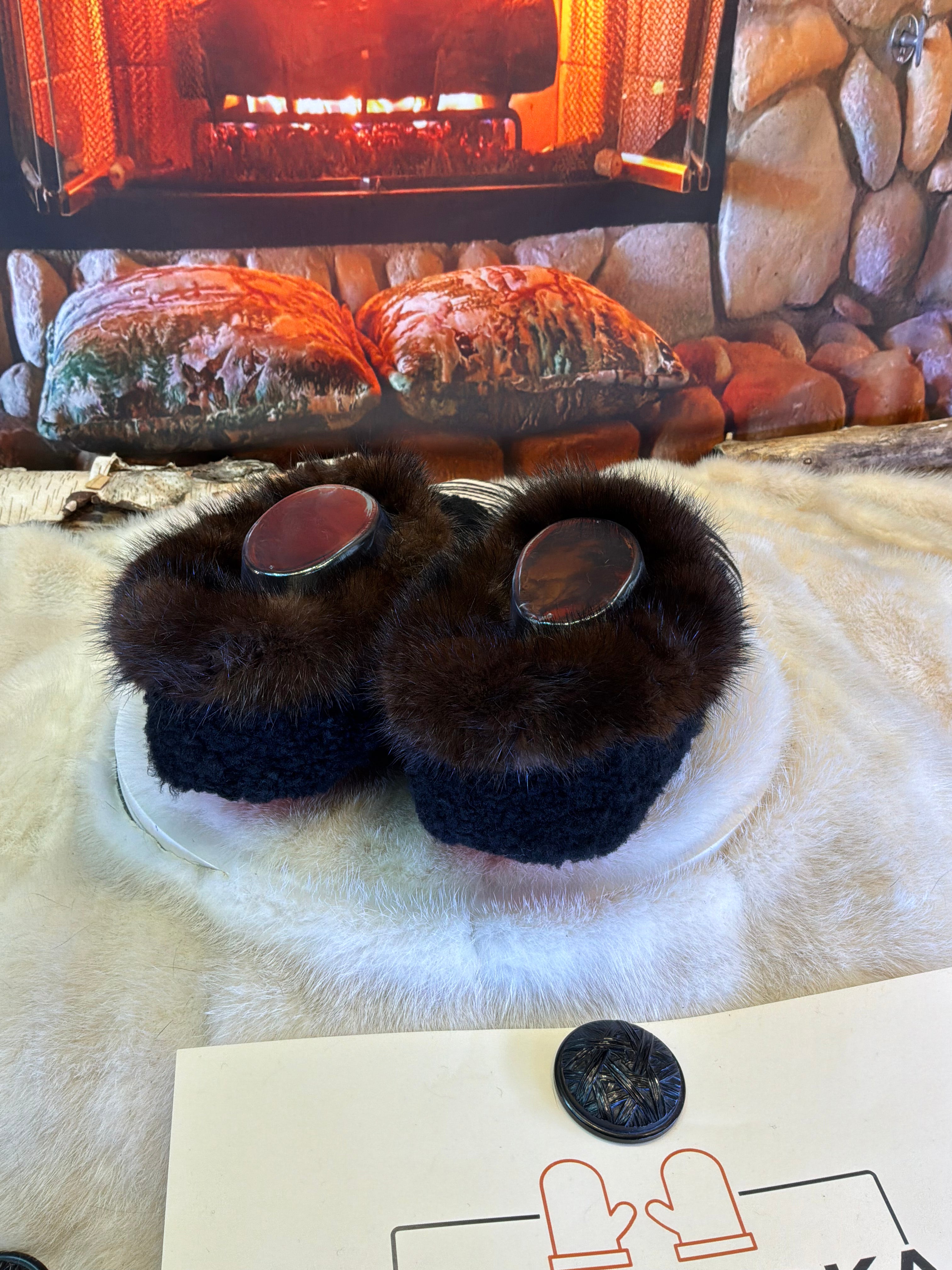 Slipper Gilberte pointure 9 Homme / 11 femme  – Sherling italien & cuir recyclé, pièce unique faite à la main au Québec
