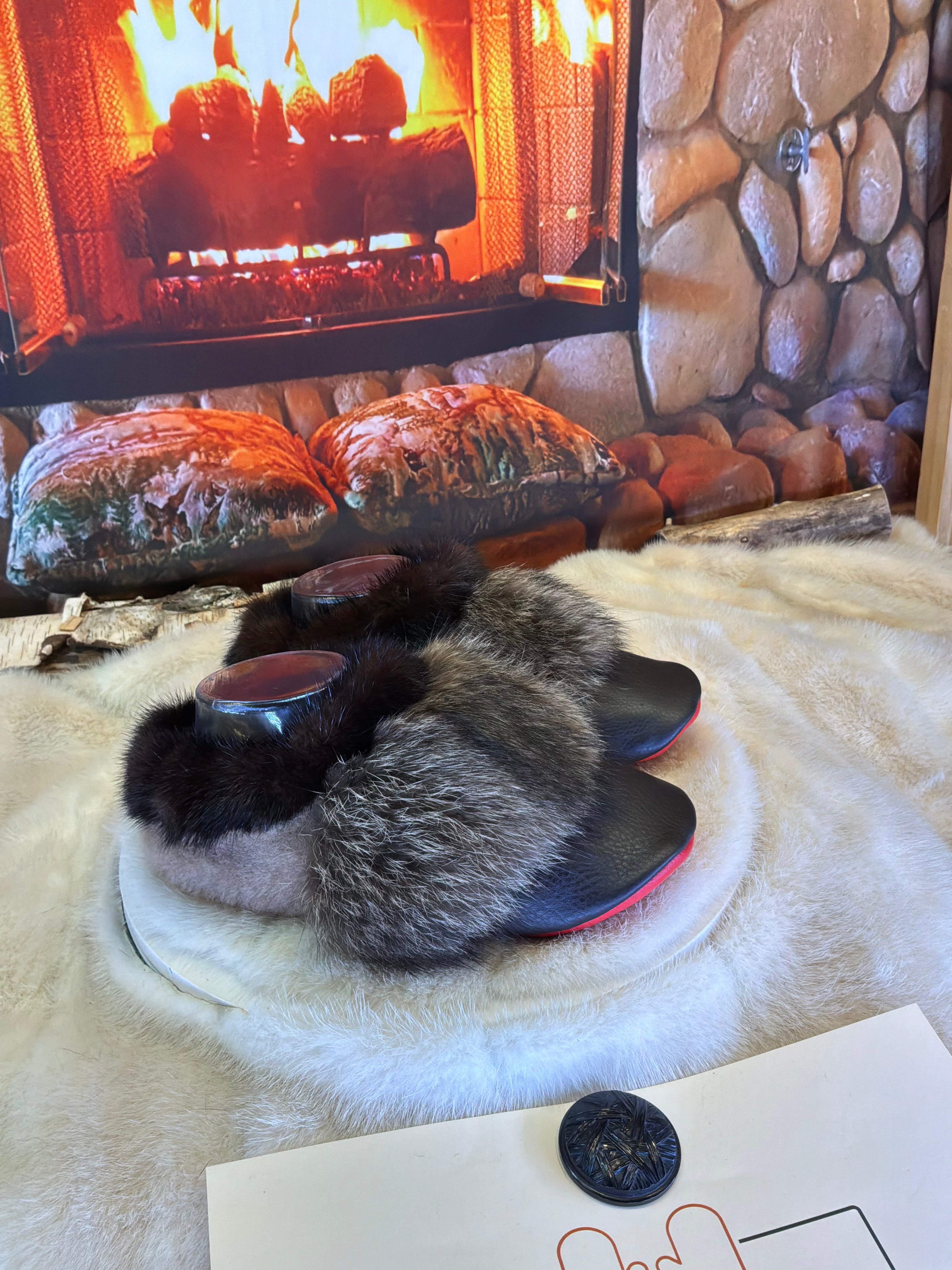 Slipper pointure Jacinthe 7 femme – Sherling italien & cuir recyclé, pièce unique faite à la main au Québec