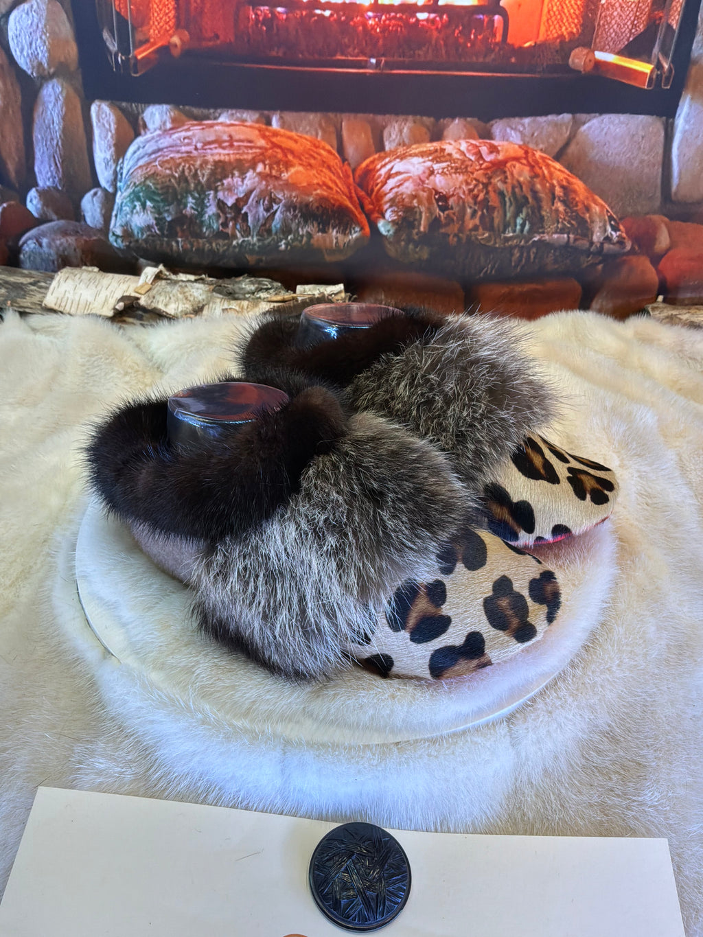 Slipper Jeanne-D’Arc pointure 7 femme – Sherling italien & cuir recyclé, pièce unique faite à la main au Québec