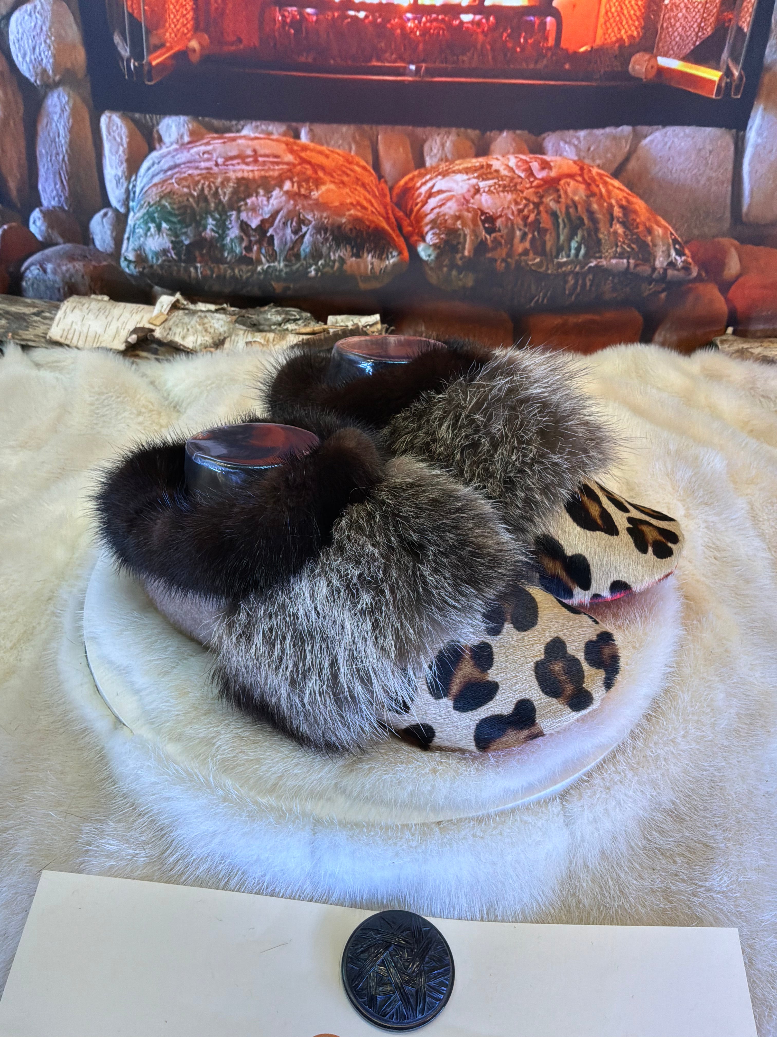 Slipper Jeanne-D’Arc pointure 7 femme – Sherling italien & cuir recyclé, pièce unique faite à la main au Québec
