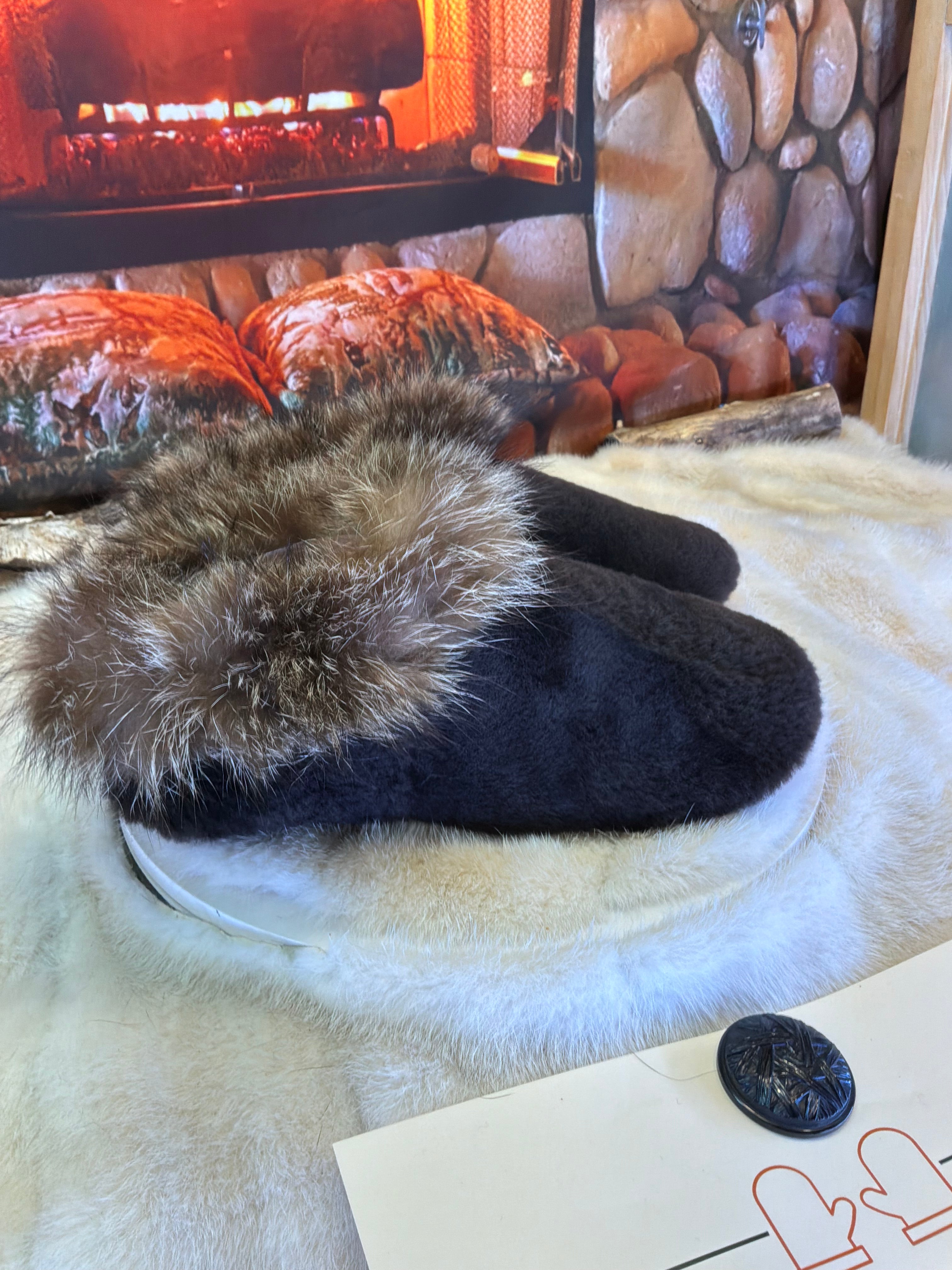 Slipper Sylvestre pointure 9 femme – Sherling italien & cuir recyclé, pièce unique faite à la main au Québec