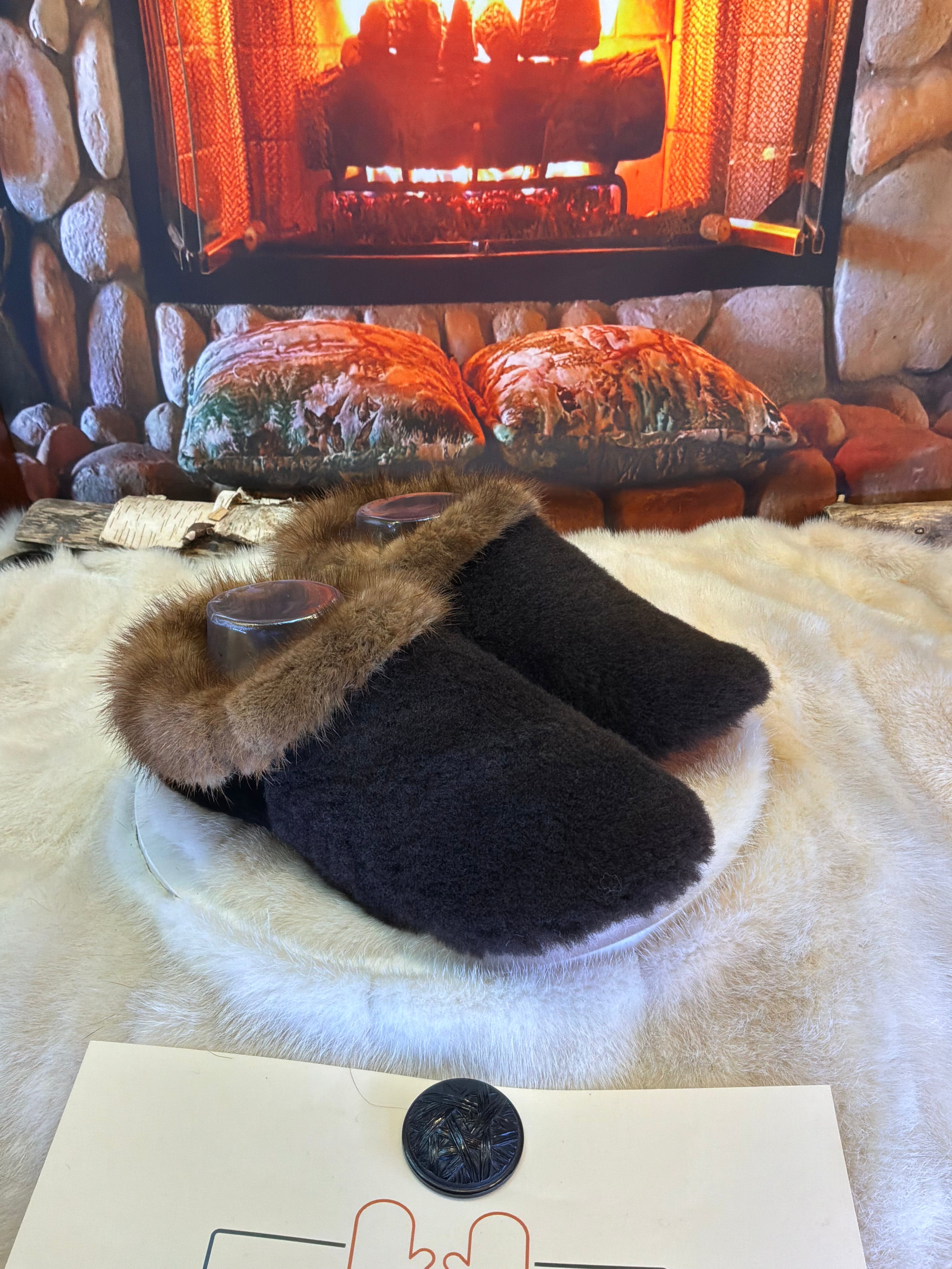 Slipper Germaine pointure 9 femme – Sherling italien & cuir recyclé, pièce unique faite à la main au Québec