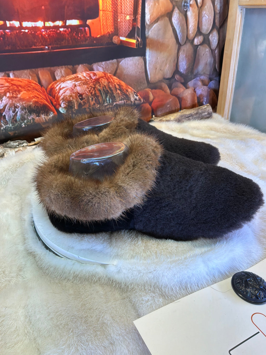 Slipper Germaine pointure 9 femme – Sherling italien & cuir recyclé, pièce unique faite à la main au Québec
