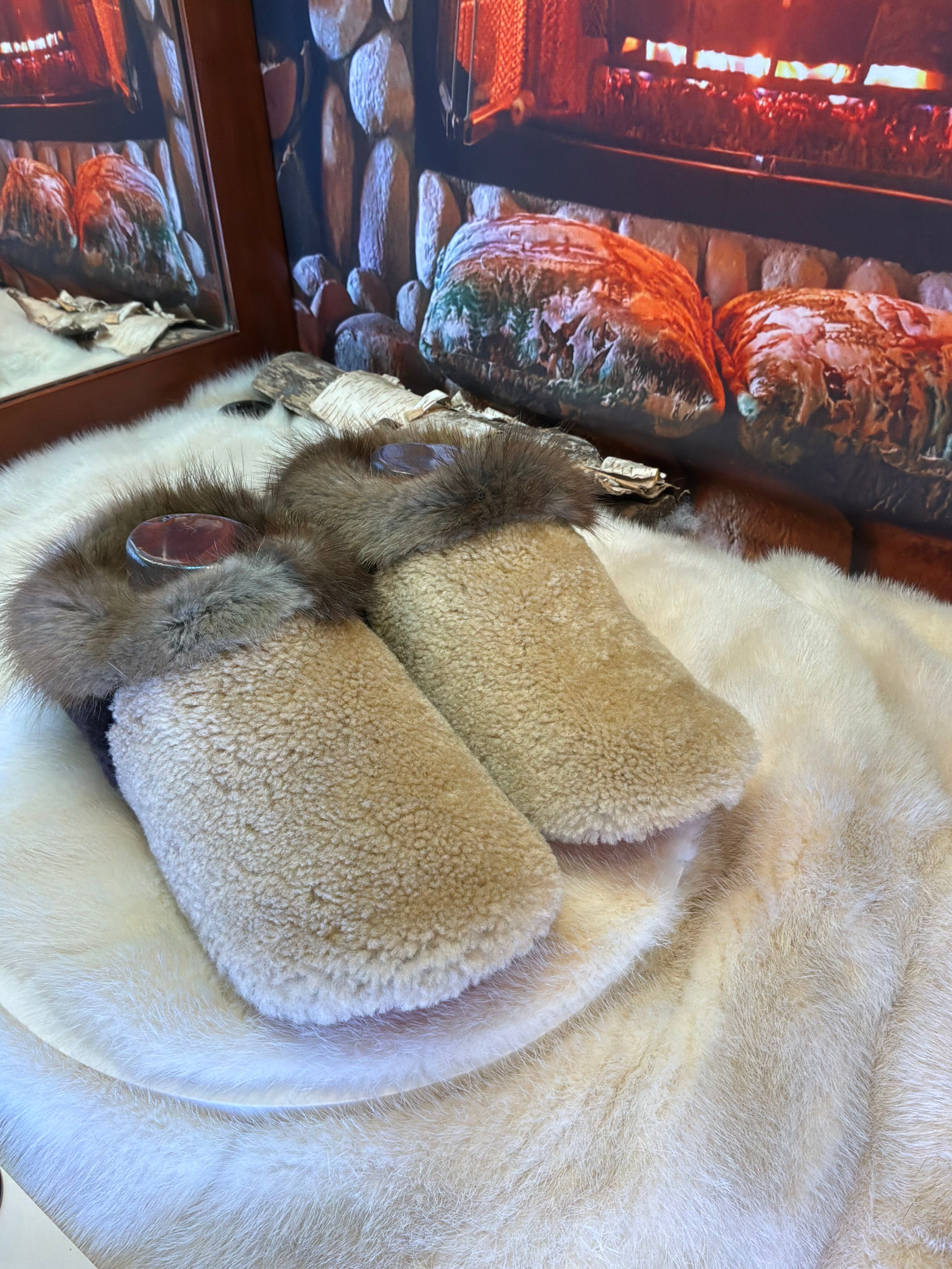 Slipper Suzette pointure 9 femme – Sherling italien & cuir recyclé, pièce unique faite à la main au Québec