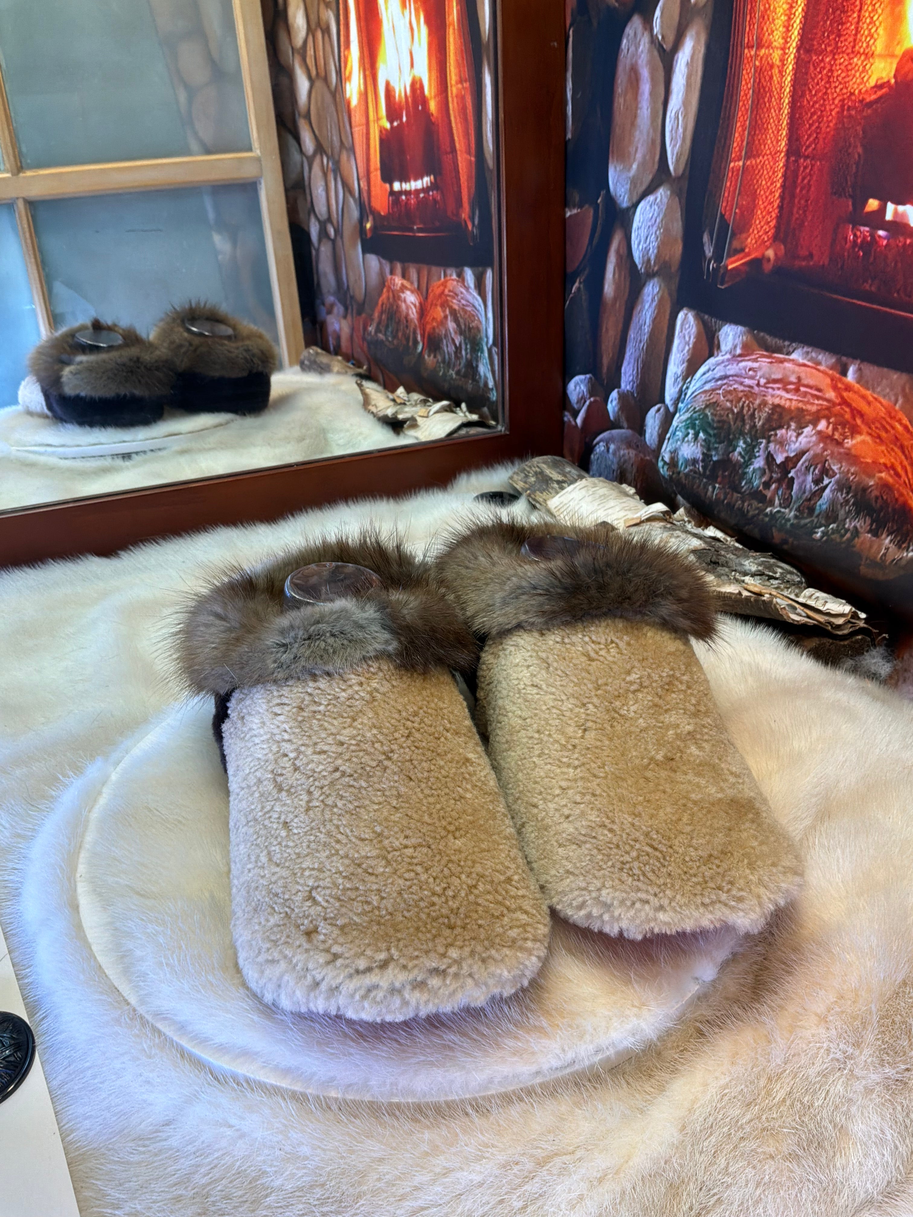 Slipper Suzette pointure 9 femme – Sherling italien & cuir recyclé, pièce unique faite à la main au Québec