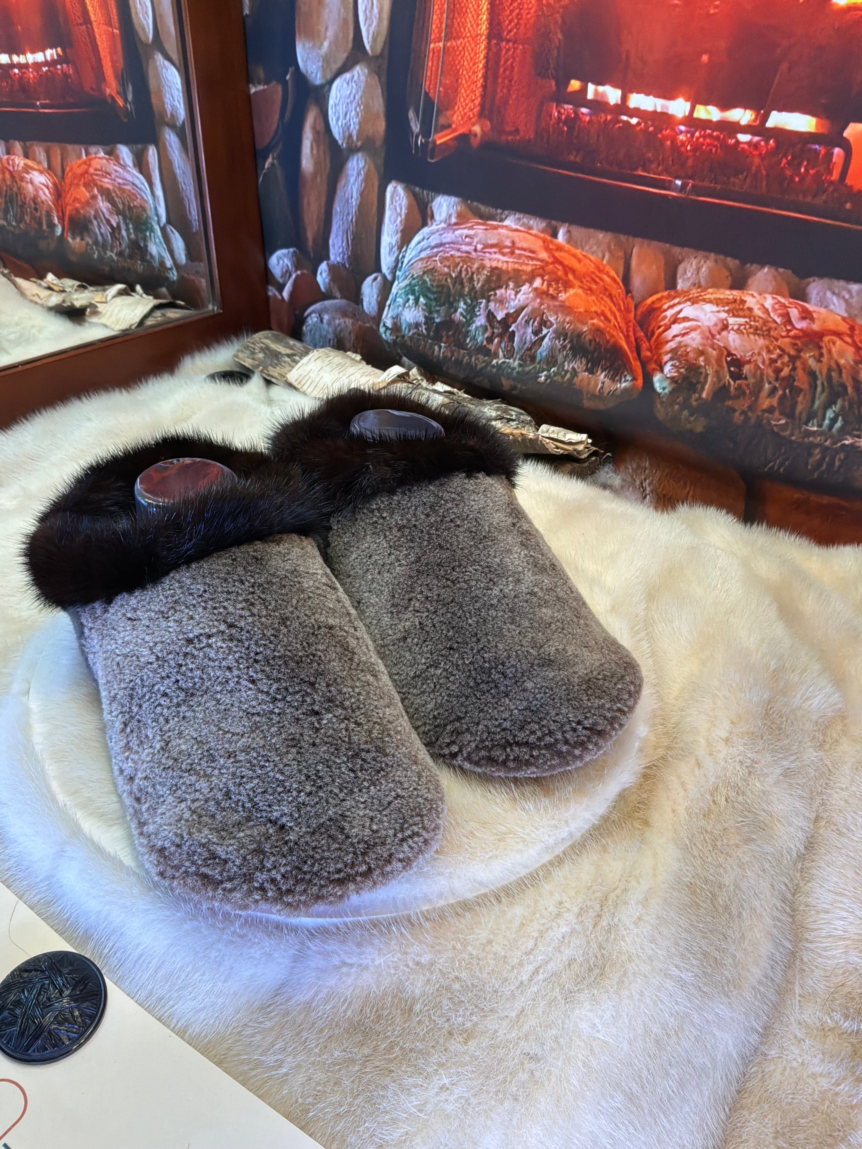 Slipper Denise pointure 9 femme – Sherling italien & cuir recyclé, pièce unique faite à la main au Québec