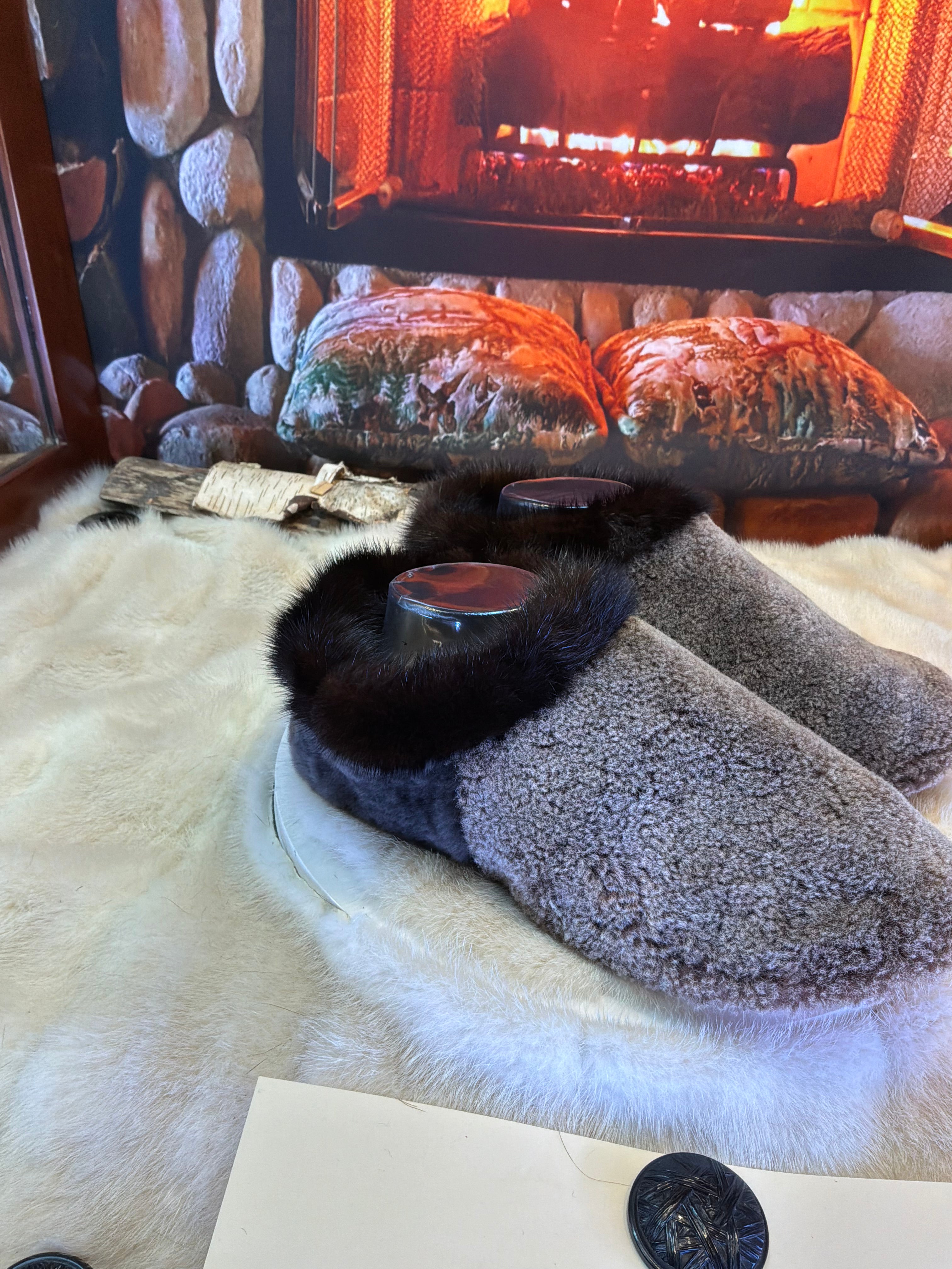 Slipper Denise pointure 9 femme – Sherling italien & cuir recyclé, pièce unique faite à la main au Québec