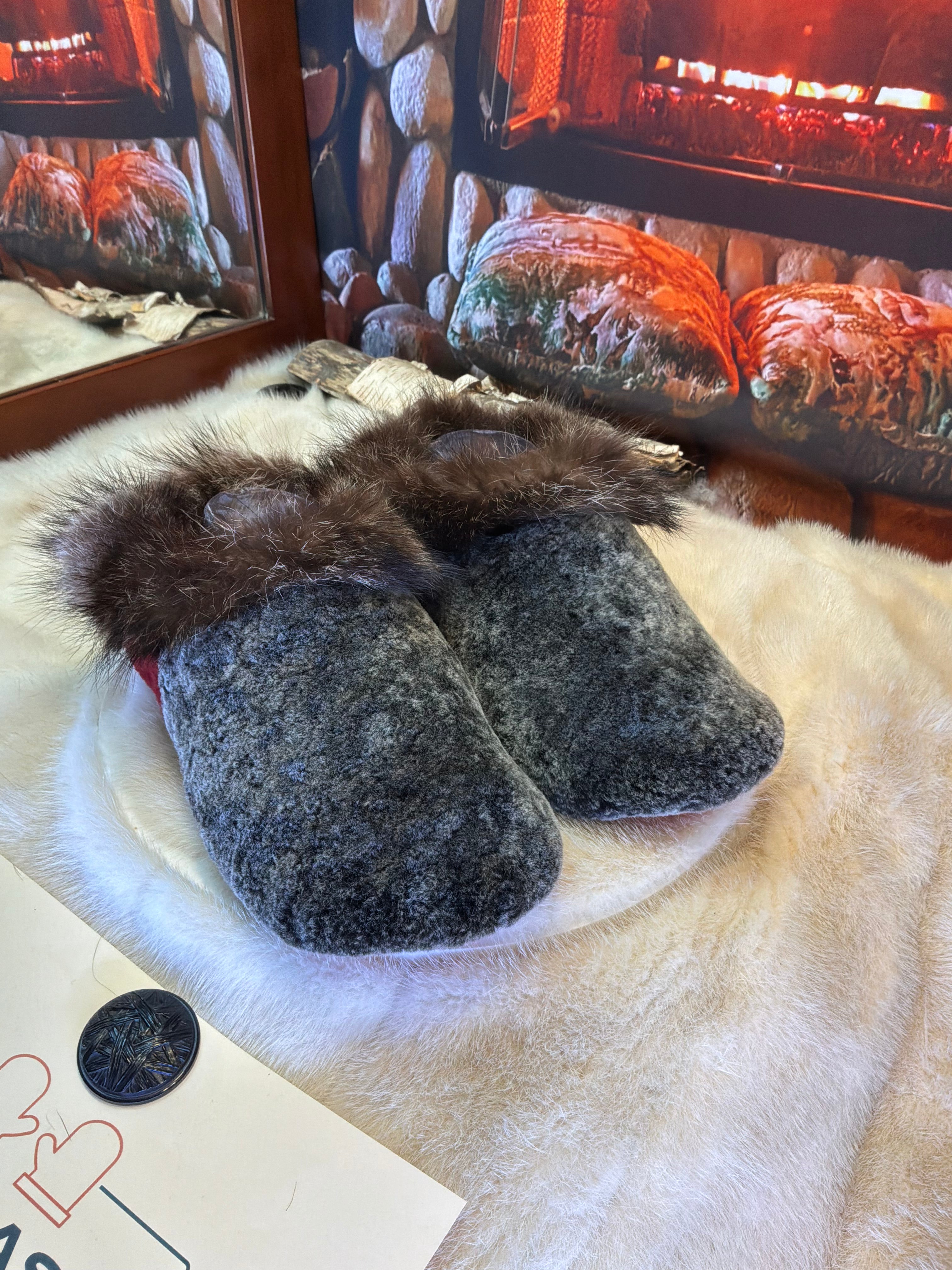 Slipper Gilberte pointure 9 femme – Sherling italien & cuir recyclé, pièce unique faite à la main au Québec
