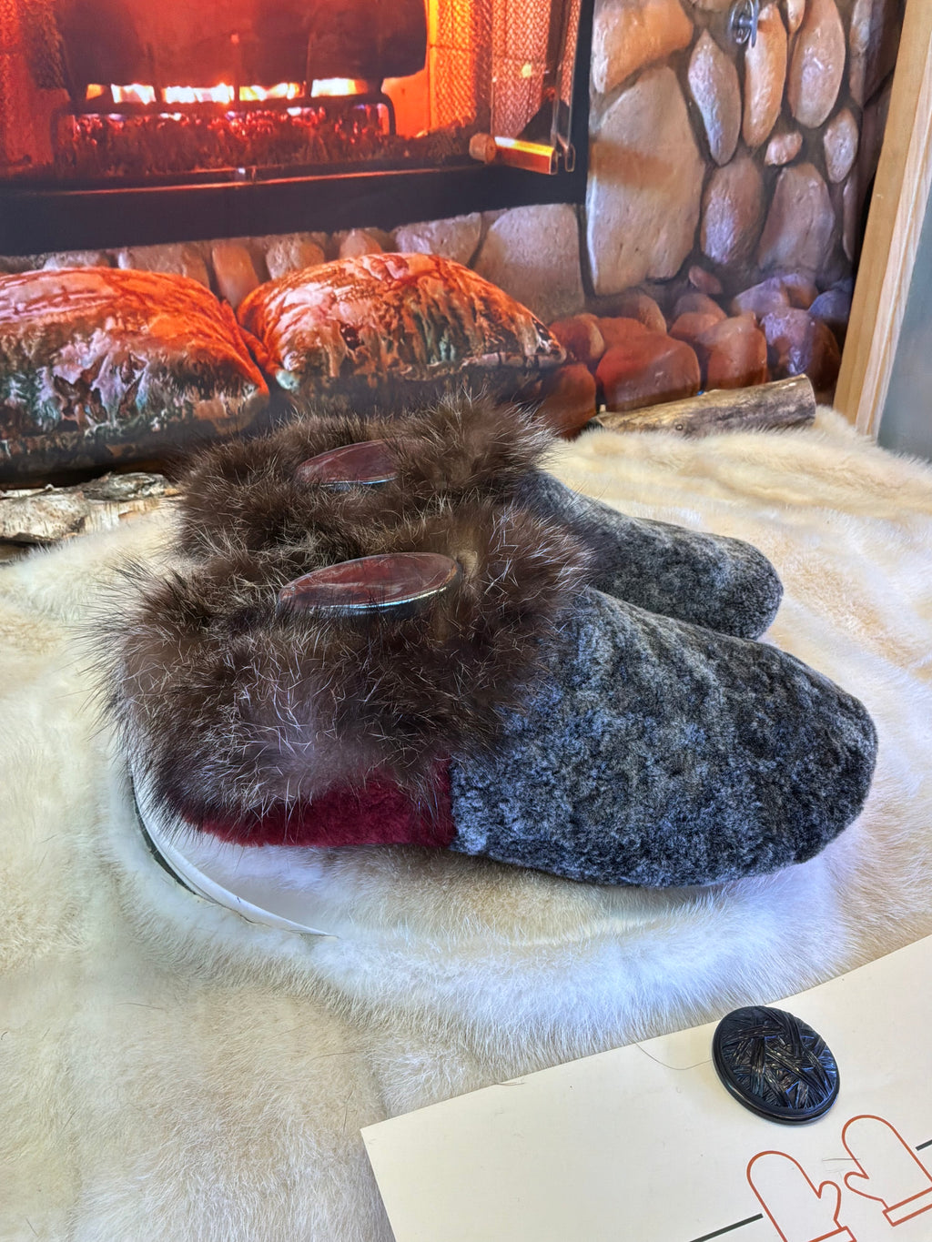 Slipper Gilberte pointure 9 femme – Sherling italien & cuir recyclé, pièce unique faite à la main au Québec