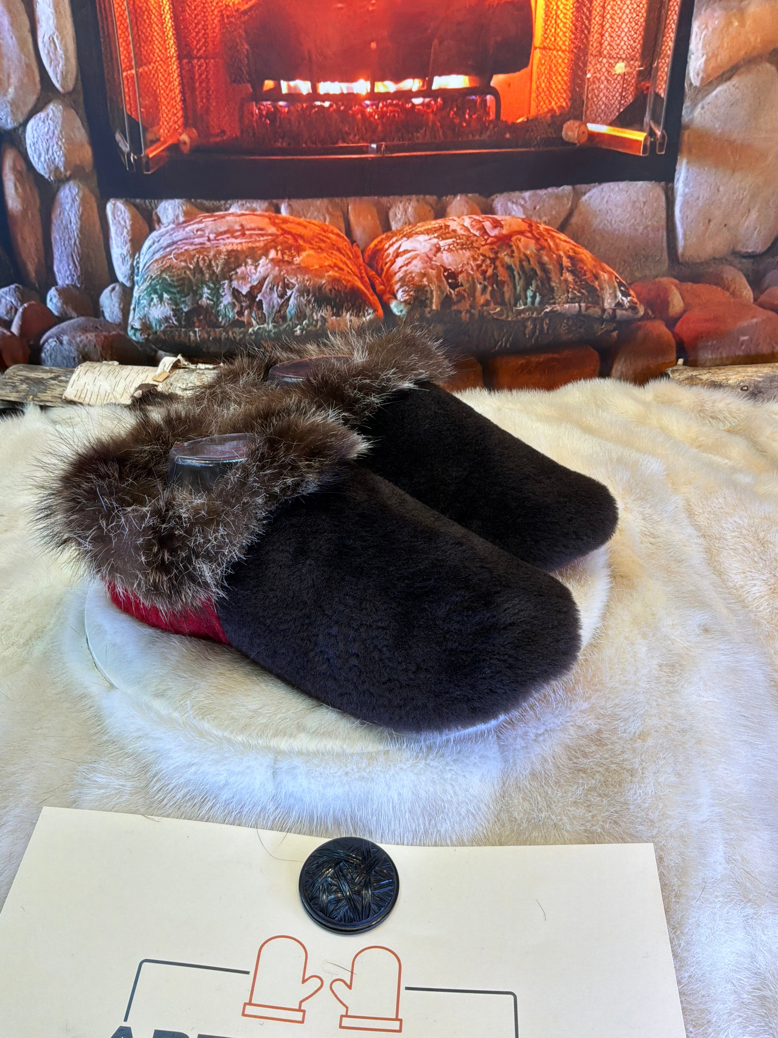Slipper Réjeanne pointure 9 femme – Sherling italien & cuir recyclé, pièce unique faite à la main au Québec