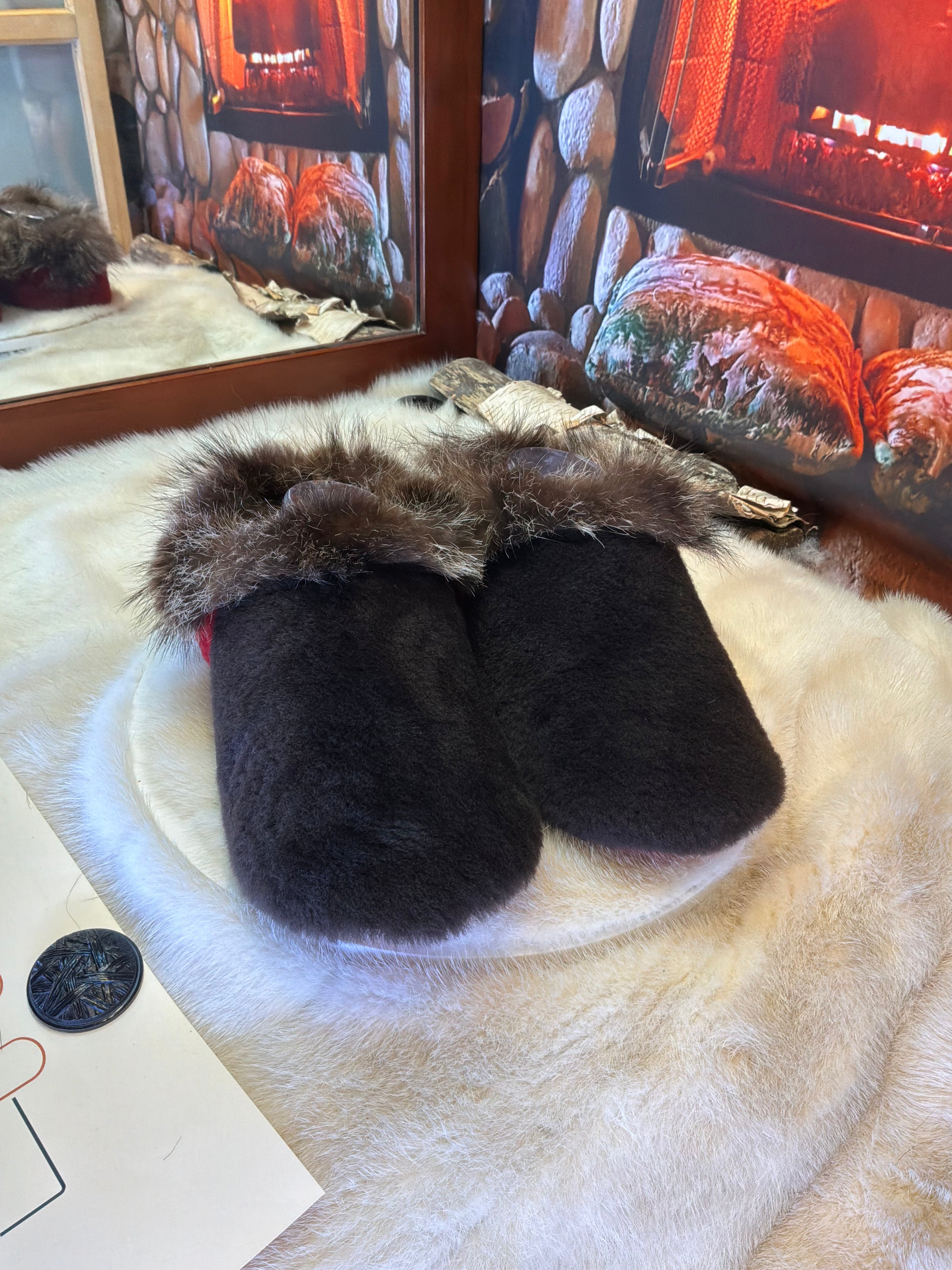 Slipper Réjeanne pointure 9 femme – Sherling italien & cuir recyclé, pièce unique faite à la main au Québec