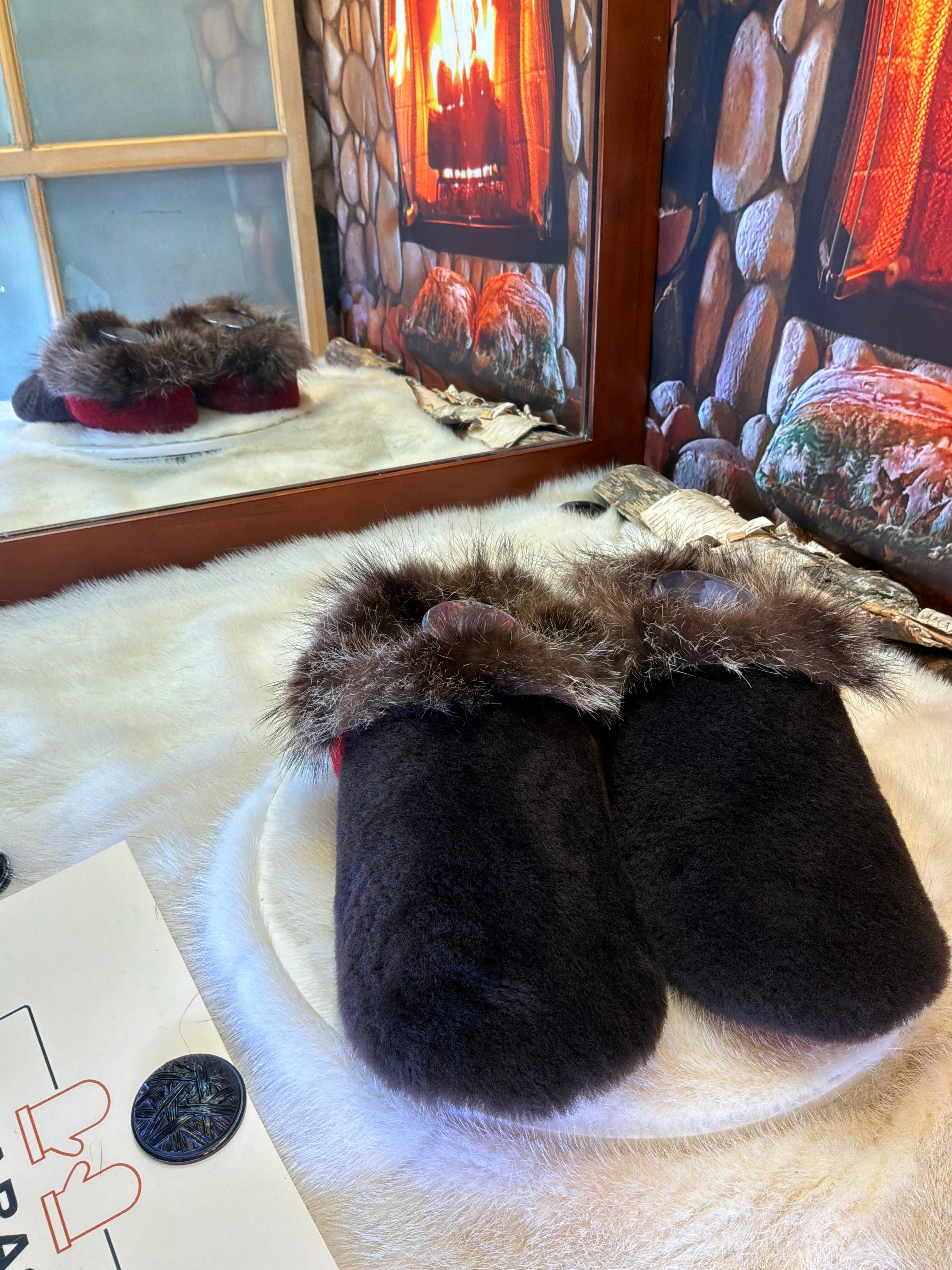 Slipper Réjeanne pointure 9 femme – Sherling italien & cuir recyclé, pièce unique faite à la main au Québec