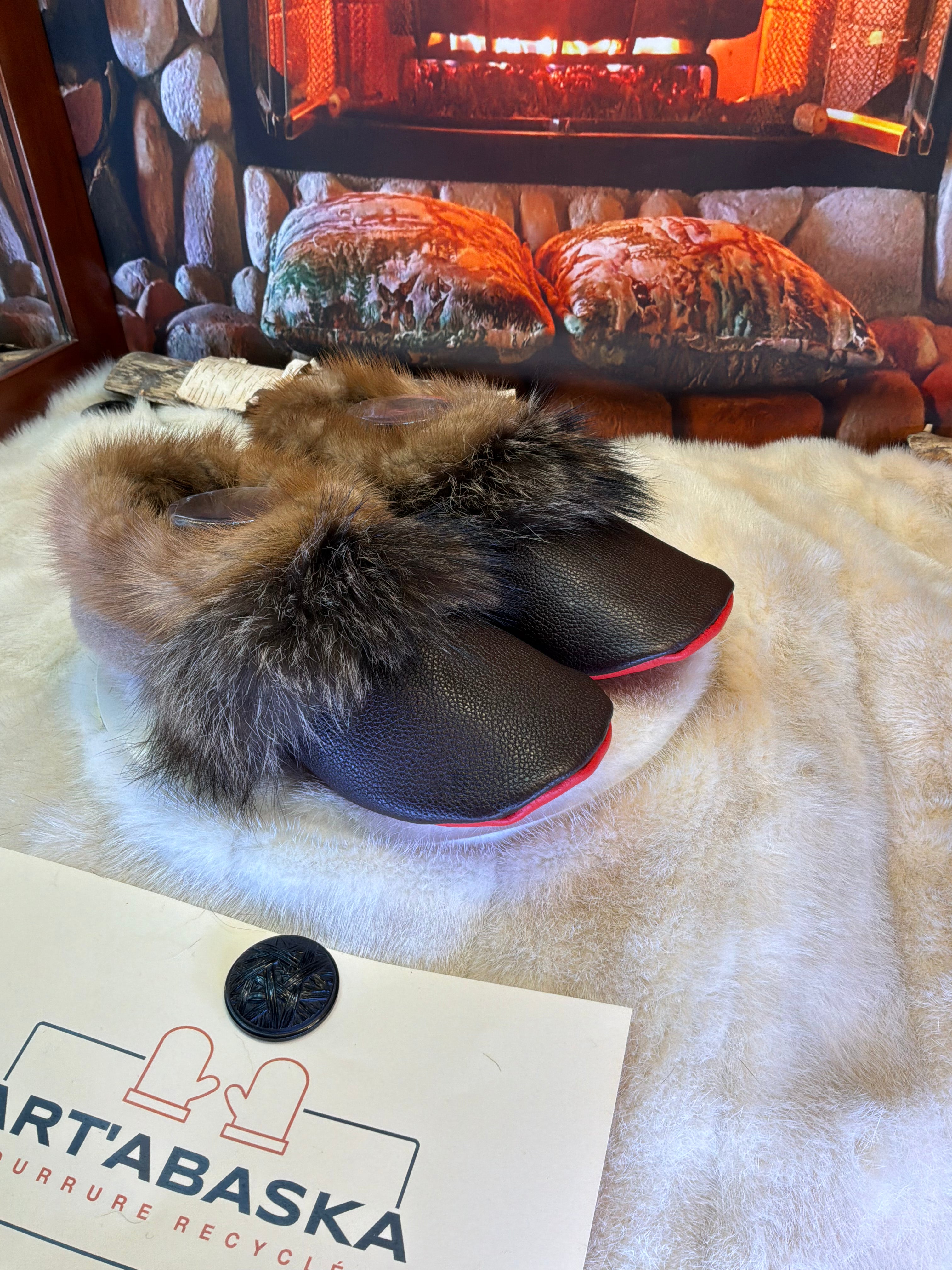 Slipper Fernande pointure 9 Homme / 11 femme  – Sherling italien & cuir recyclé, pièce unique faite à la main au Québec