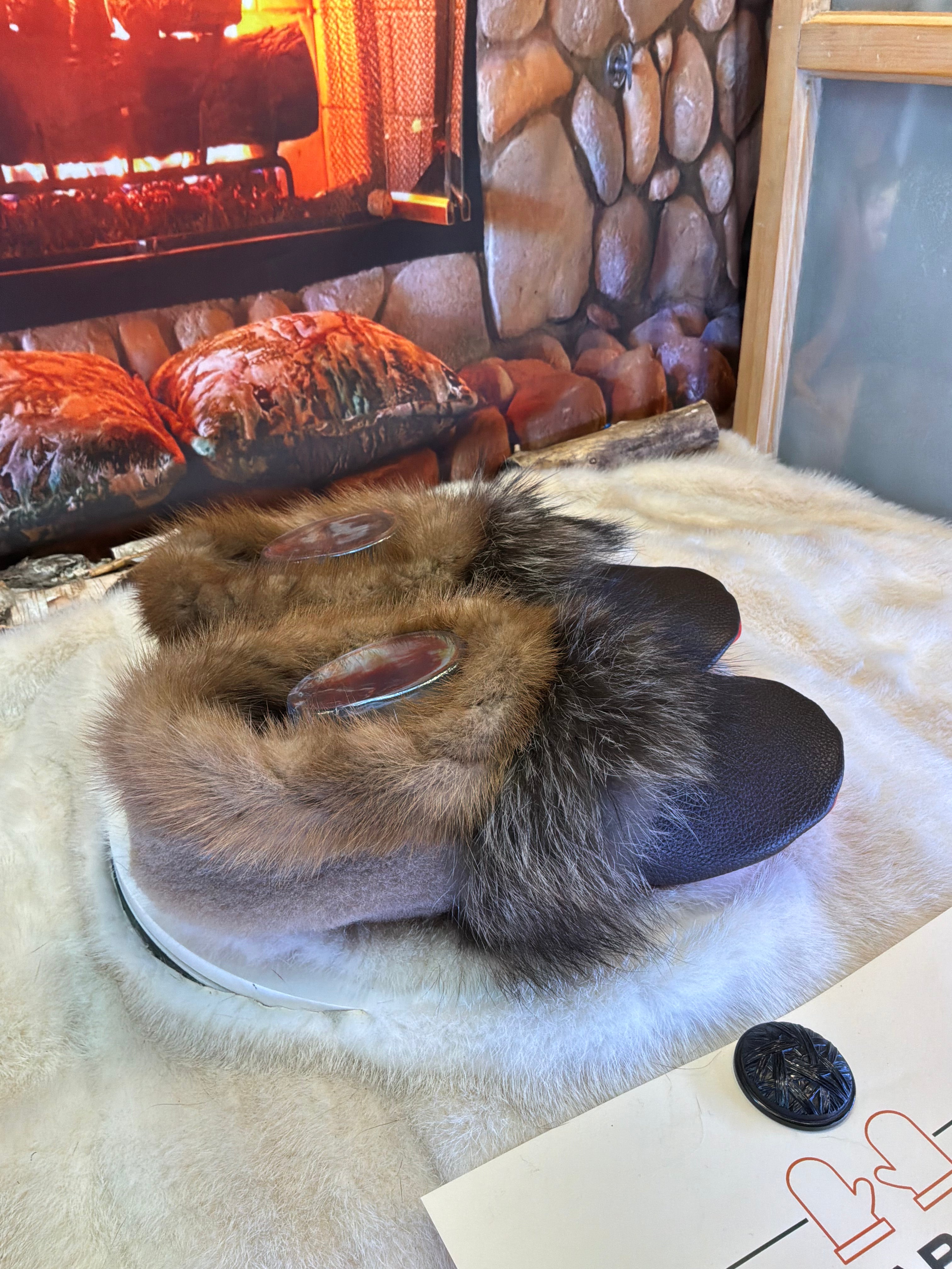 Slipper Fernande pointure 9 Homme / 11 femme  – Sherling italien & cuir recyclé, pièce unique faite à la main au Québec