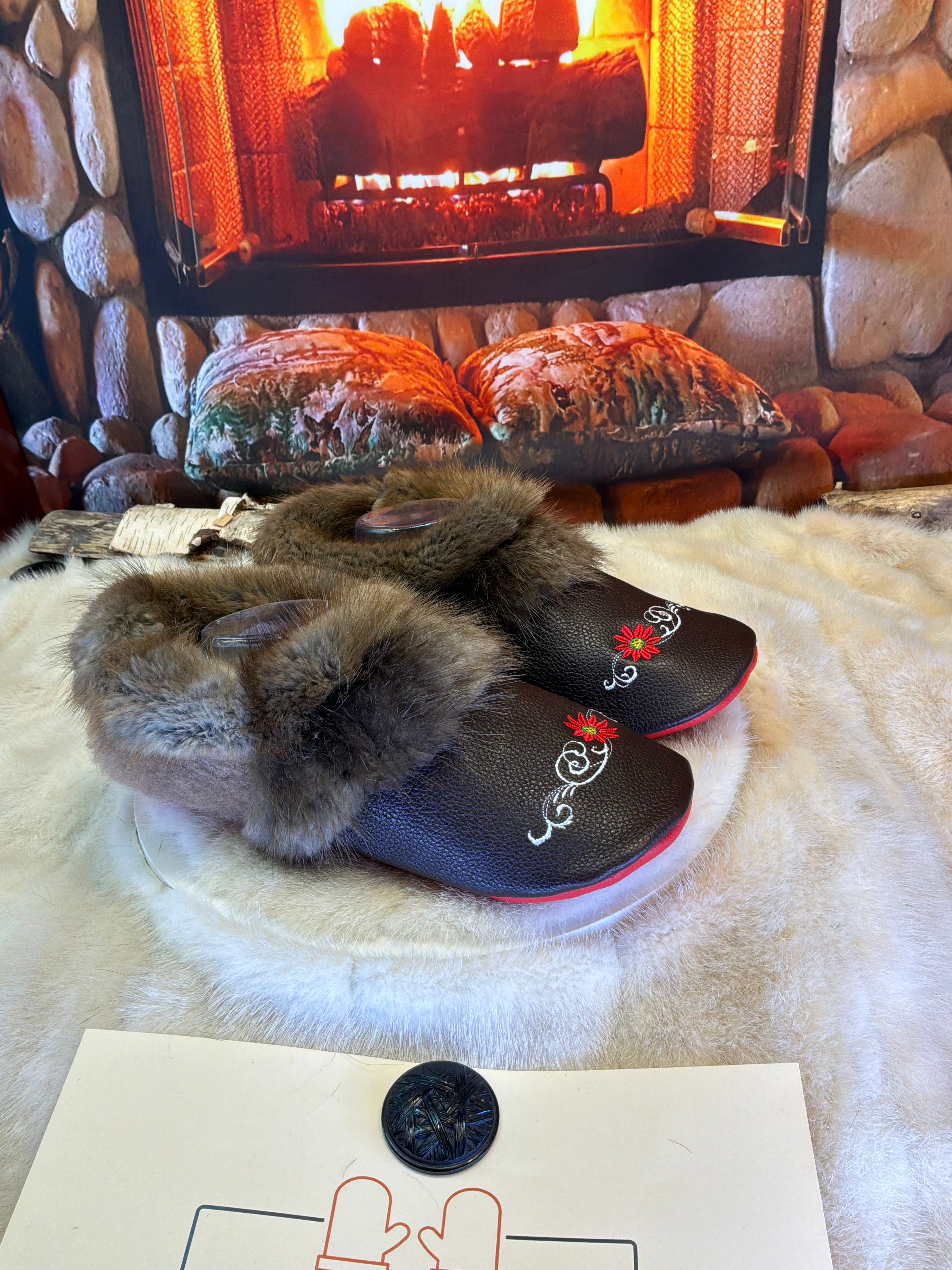 Slipper Pauline pointure 9 Homme / 11 femme  – Sherling italien & cuir recyclé, pièce unique faite à la main au Québec