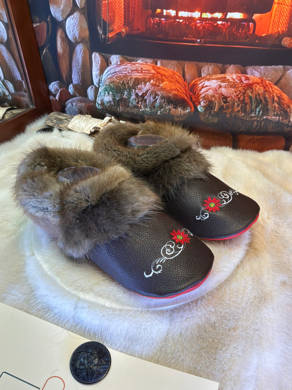 Slipper Pauline pointure 9 Homme / 11 femme  – Sherling italien & cuir recyclé, pièce unique faite à la main au Québec