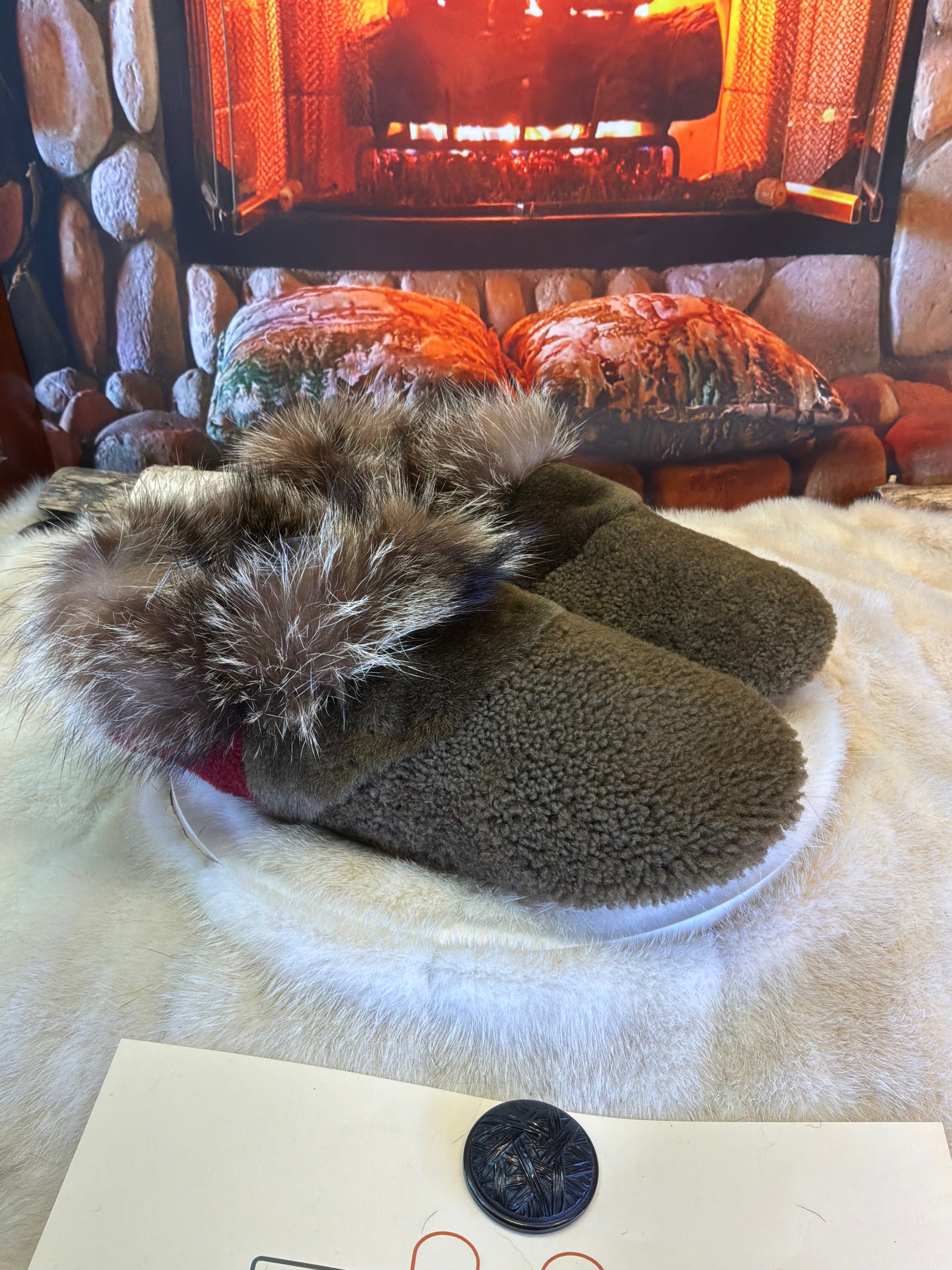 Slipper Germaine pointure 11 Homme – Sherling italien & cuir recyclé, pièce unique faite à la main au Québec