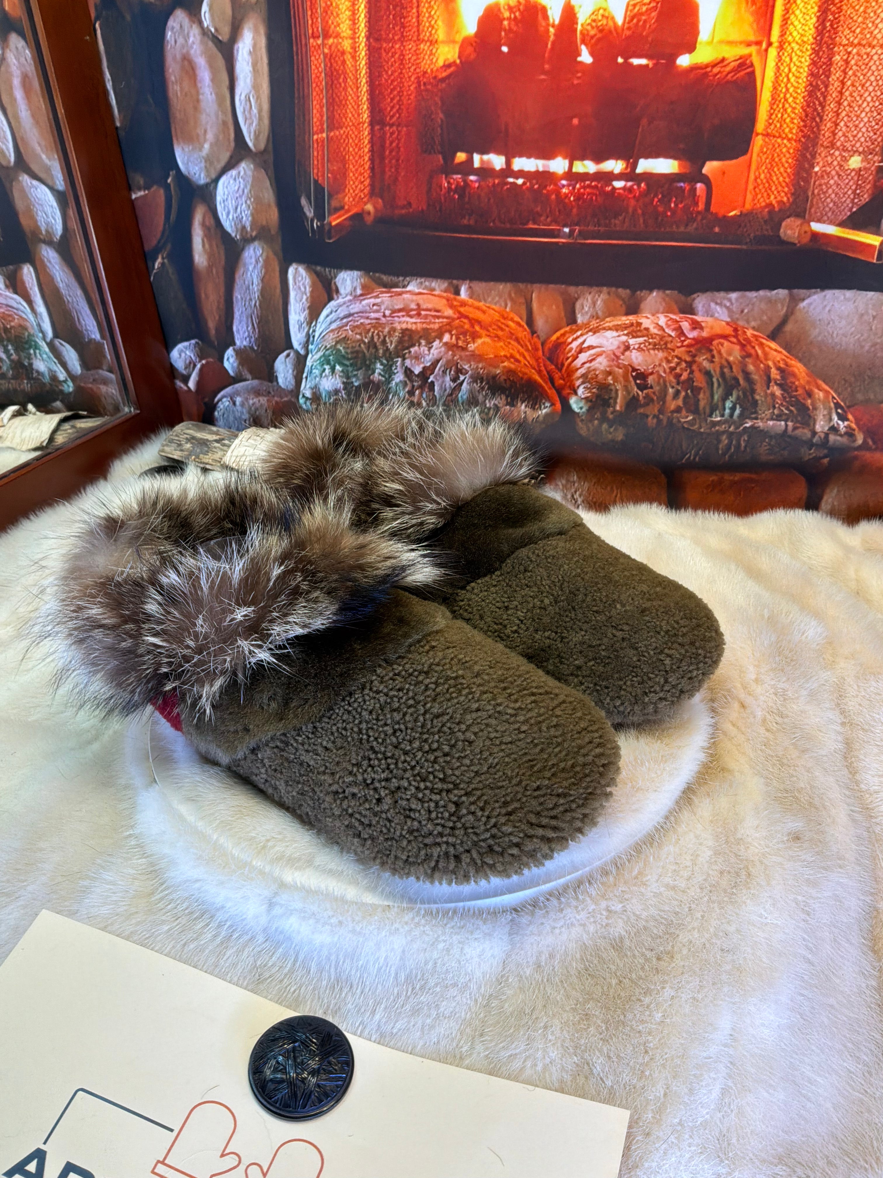 Slipper Germaine pointure 11 Homme – Sherling italien & cuir recyclé, pièce unique faite à la main au Québec