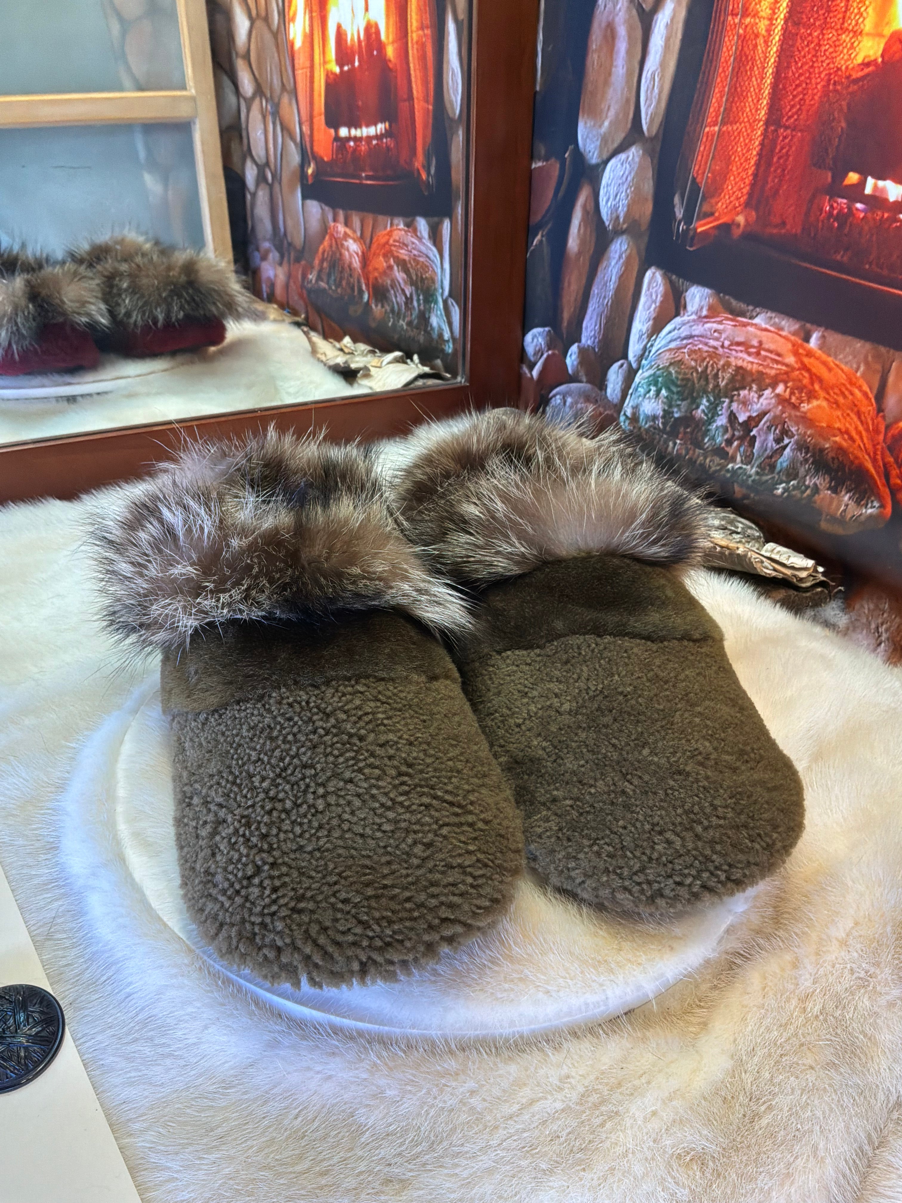 Slipper Germaine pointure 11 Homme – Sherling italien & cuir recyclé, pièce unique faite à la main au Québec