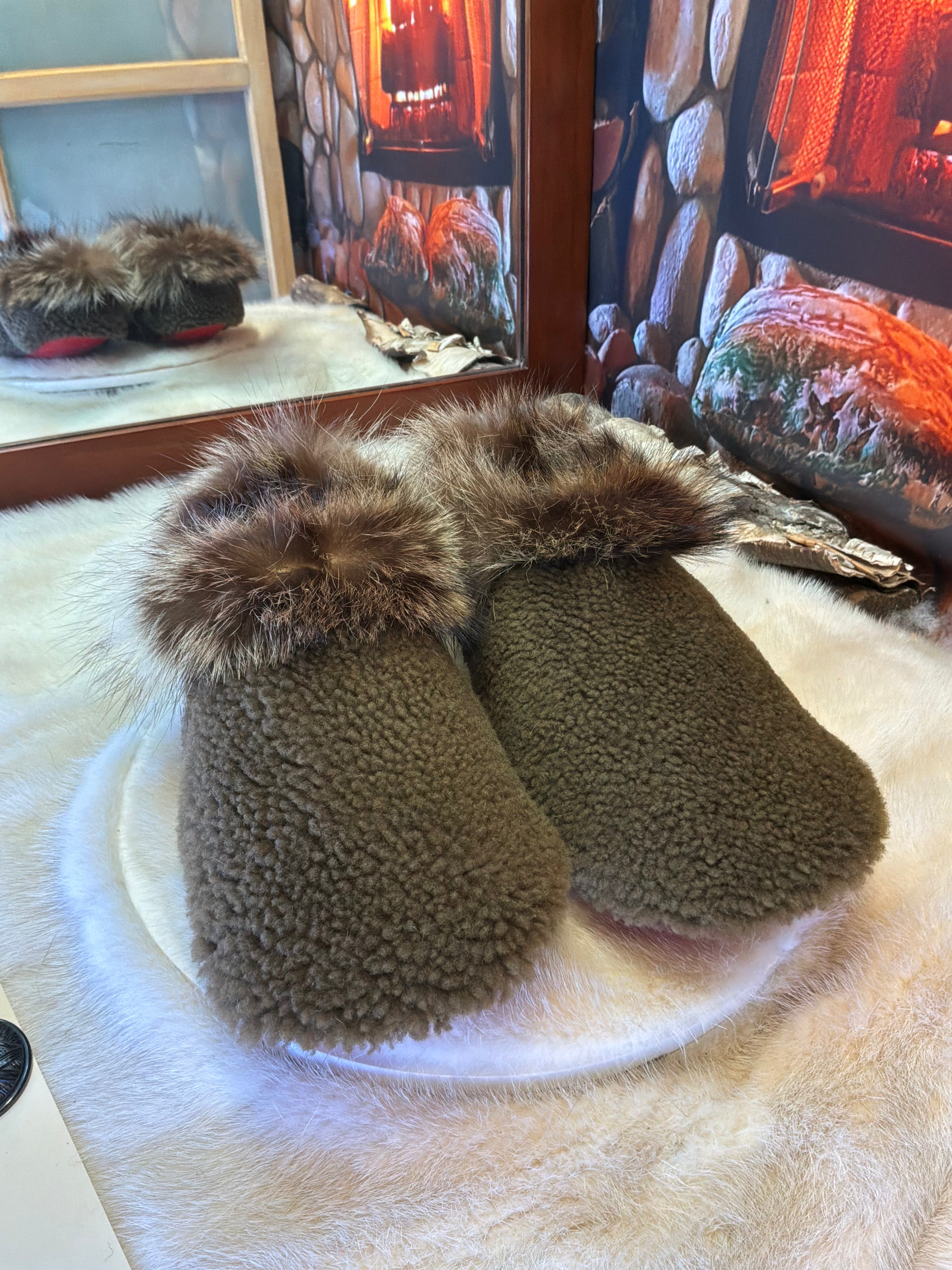 Slipper Aline pointure 11 Homme – Sherling italien & cuir recyclé, pièce unique faite à la main au Québec