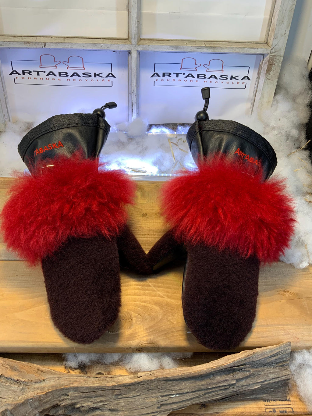 Mitaines Albertine Medium - Fourrure rouge vif et bourgogne, mouton rasé et naturel recyclé, cuir italien noir, fait à la main Québec