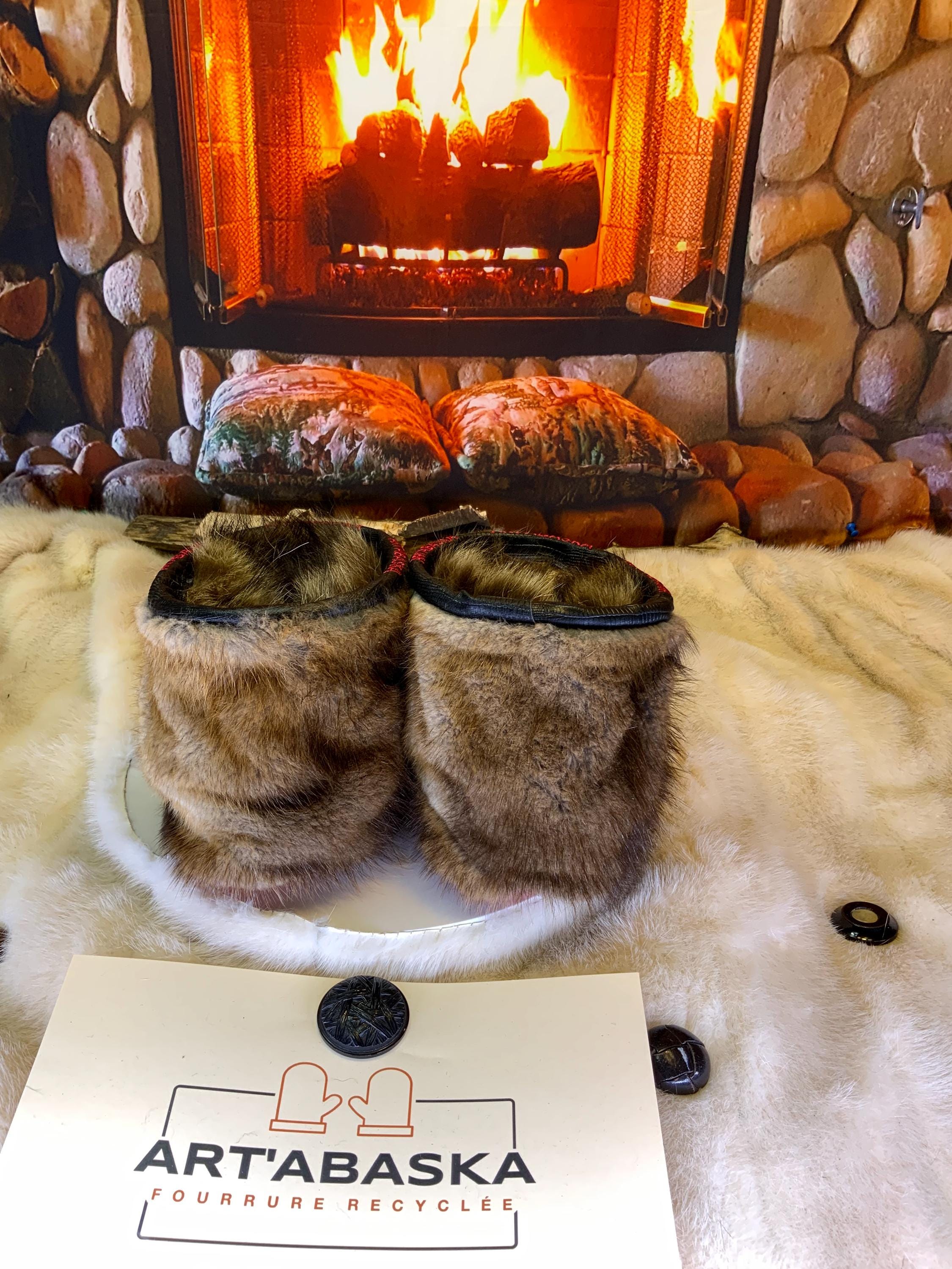 Mocassin d’intérieur Les Armandes – pointure 10 homme – pantoufles artisanales cuir serpent & fourrure recyclée – fait à la main au Québec