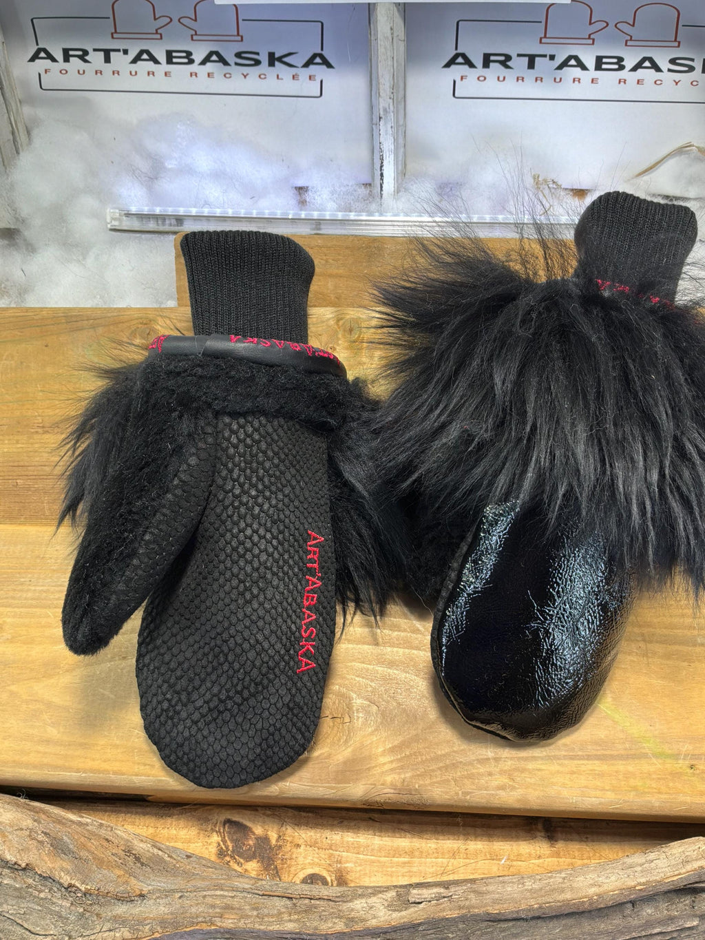Mitaines de ville Médium Claire en fourrure recyclée – Faites à la main au Québec – Légères, élégantes, confort urbain – ArtAbaska