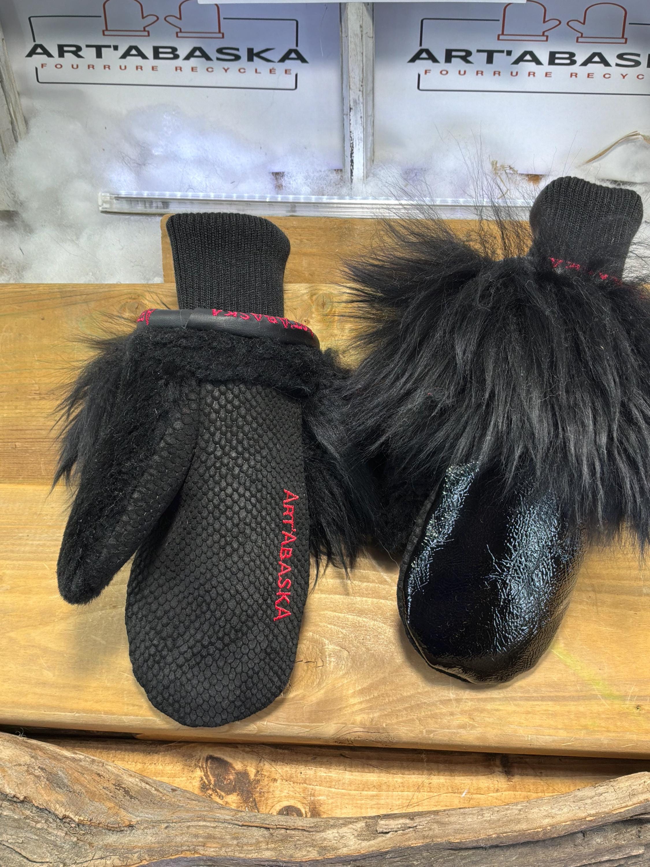 Mitaines de ville Médium Claire en fourrure recyclée – Faites à la main au Québec – Légères, élégantes, confort urbain – ArtAbaska