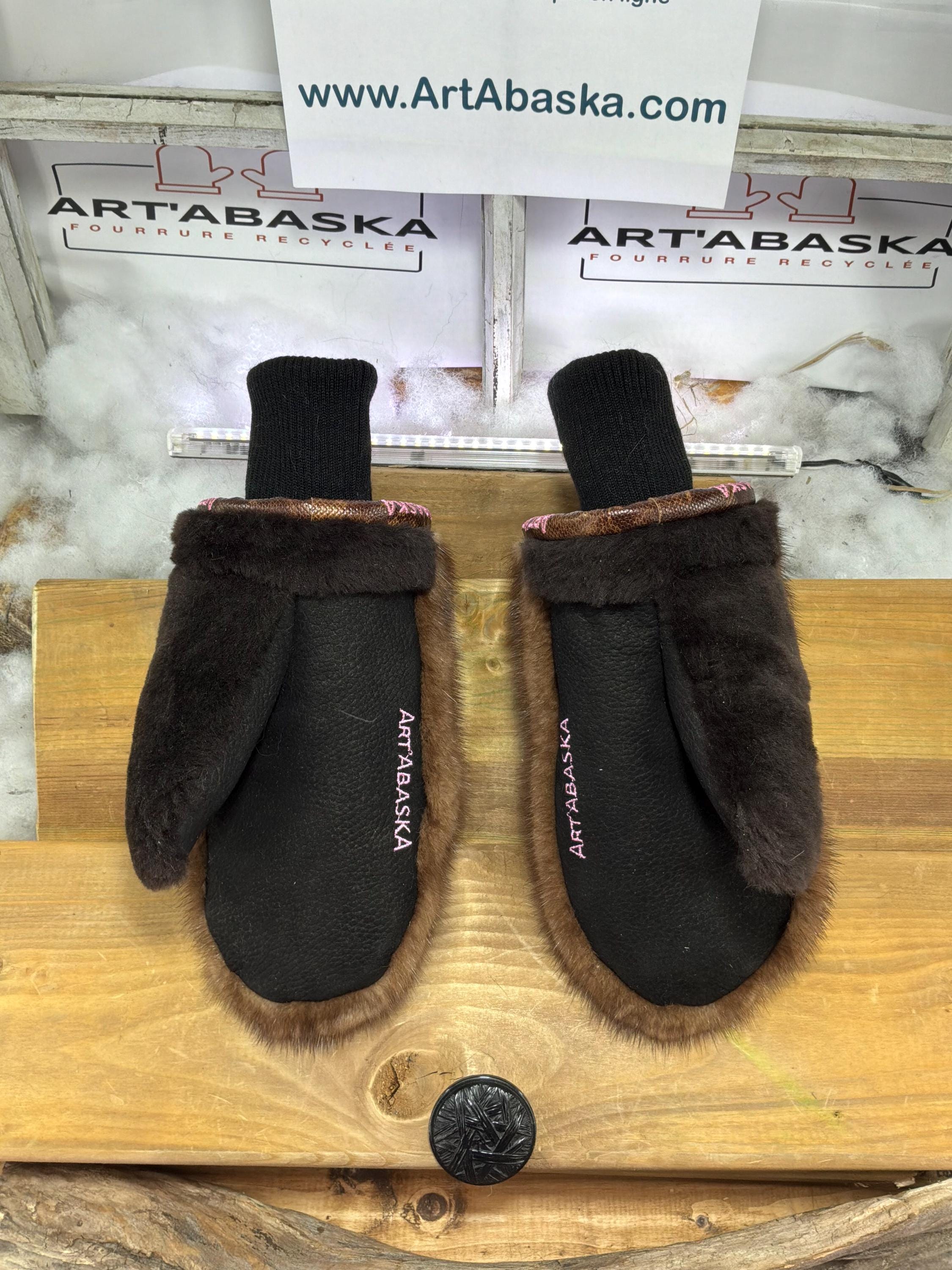 Mitaines de ville Medium Mathilde en fourrure recyclée – Faites à la main au Québec – Légères, élégantes, confort urbain – ArtAbaska