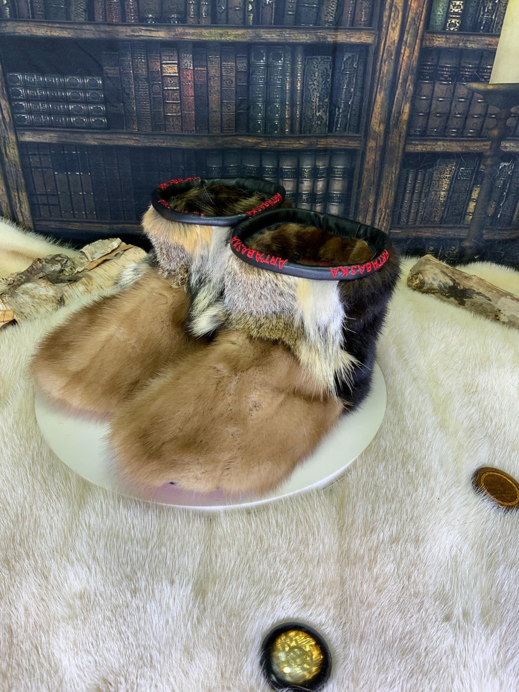 Mocassin Gisèle pointure 7 femme fourrure recyclée vison renard norvégien fait à la main Québec pantoufles de luxe intérieur