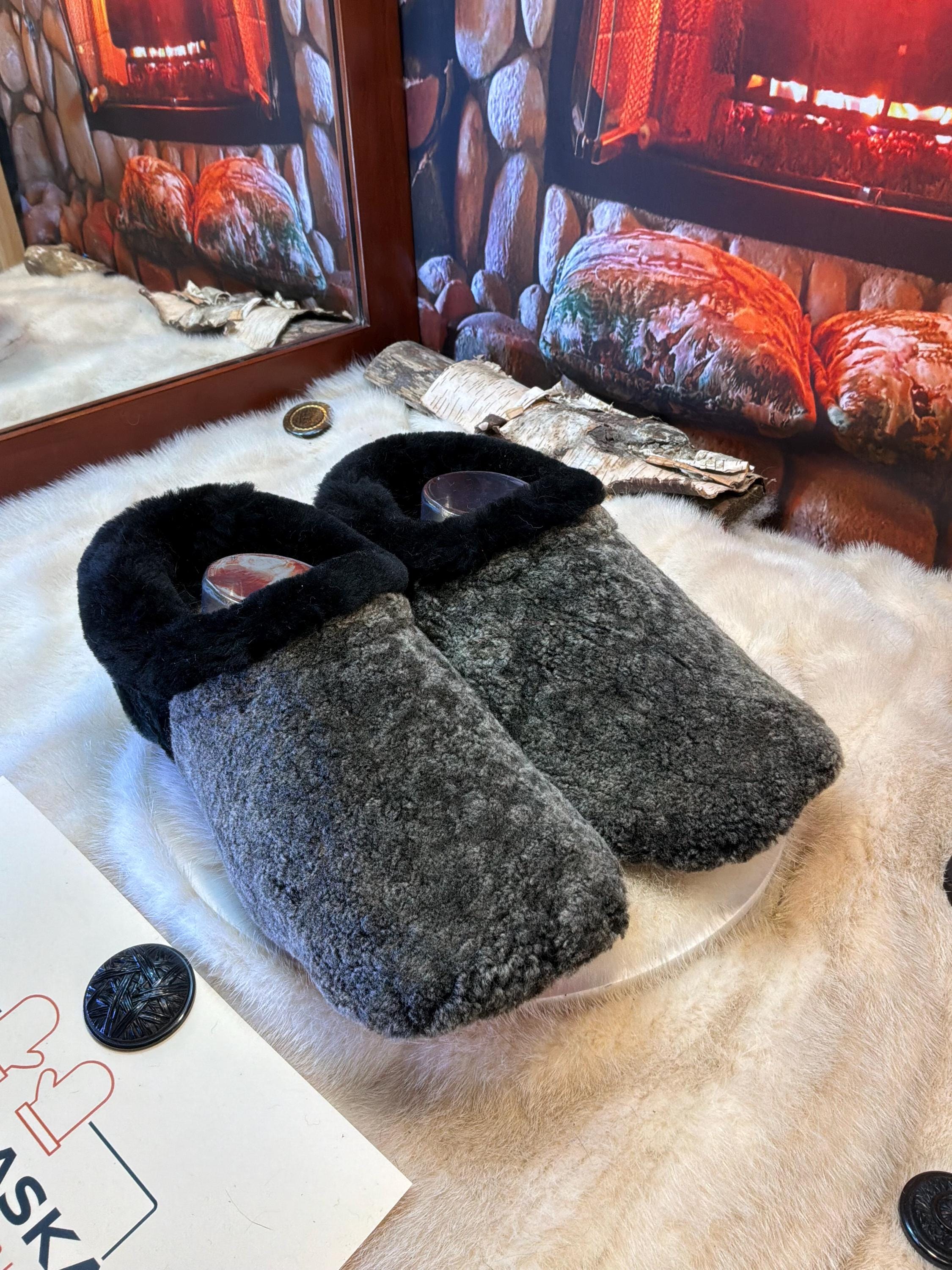 Slipper Odile pointure 9 Homme - 11 femme Sherling italien & cuir recyclé, pièce unique faite à la main au Québec