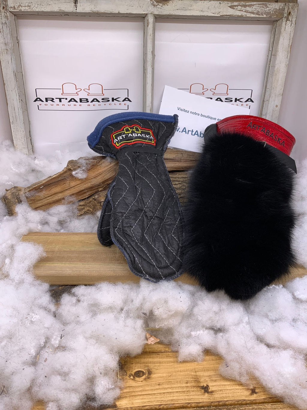 Mitaines Yvette X Large – Patchwork renard noir recyclé cuir rouge antique et noir 19h30 fait main Québec pièce unique