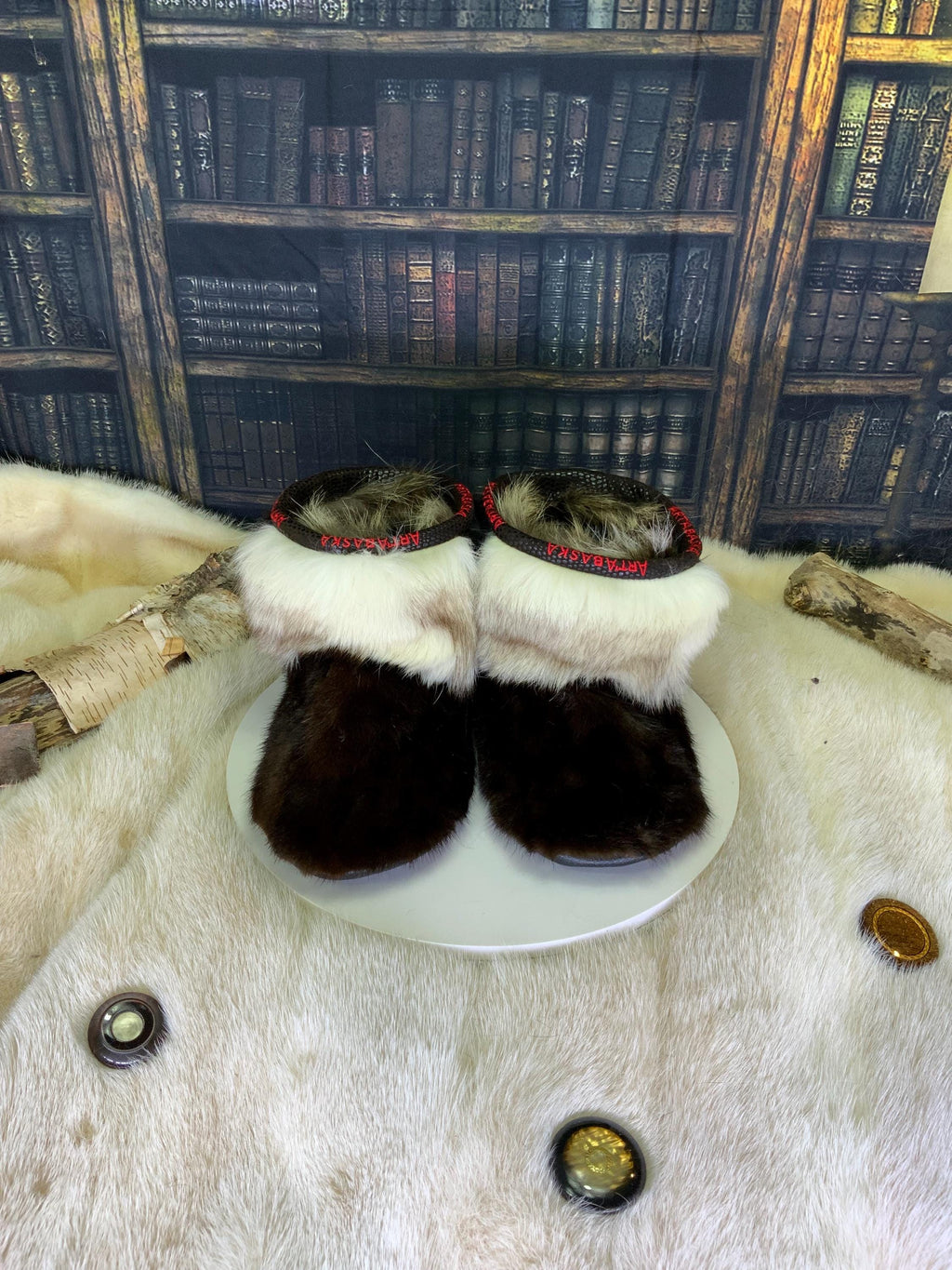 Mocassin Gisèle pointure 7 femme fourrure recyclée vison renard norvégien cuir fait à la main Québec pantoufles luxe