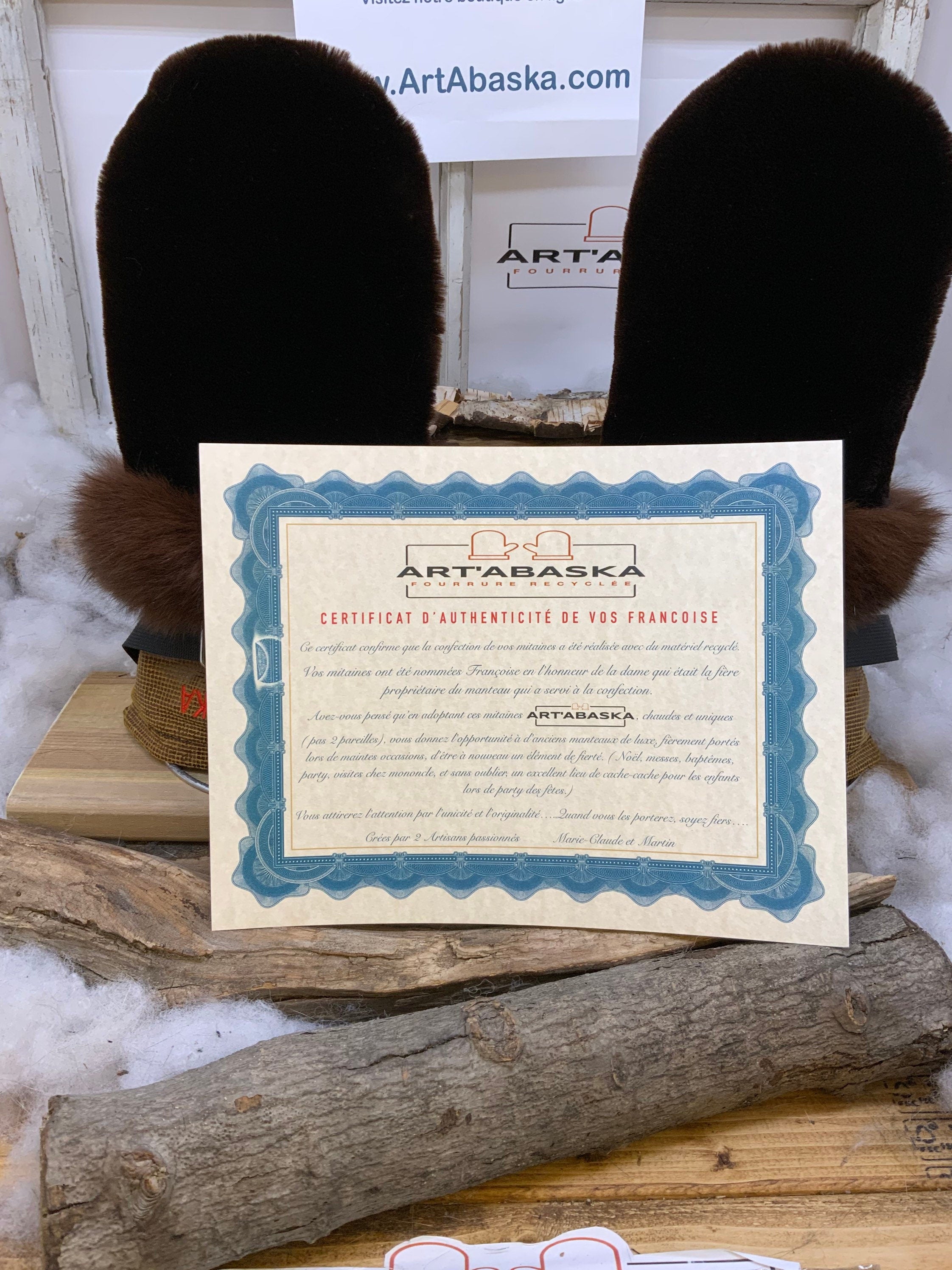 Mitaines Françoise Large castor rasé mouton rasé renard teint brun cuir brun imprimé recyclé fait main Québec pièce unique artisanale