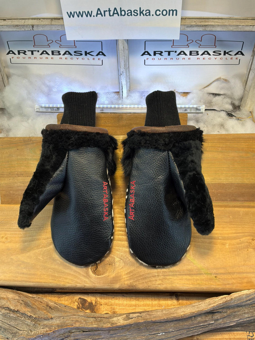 Mitaines de ville Medium Béatrice en fourrure recyclée – Faites à la main au Québec – Légères, élégantes, confort urbain – ArtAbaska
