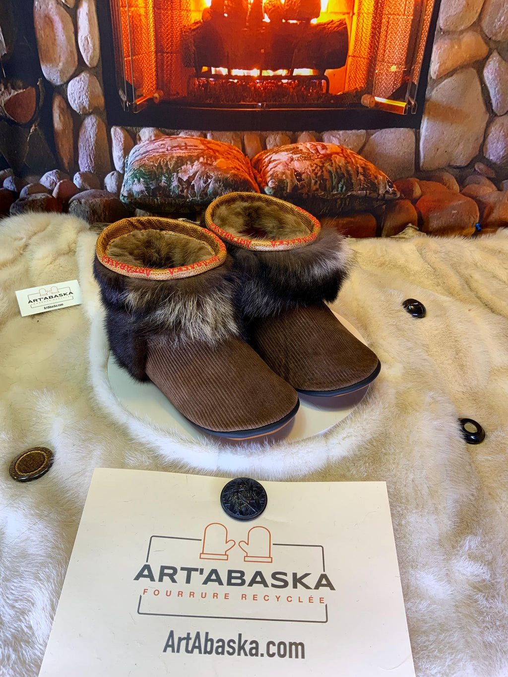 Mocassins d’intérieur Les Olivette – pointure 10 femme – cuir velours côtelé brun, vison, raton – fourrures recyclées fait à la main Québec
