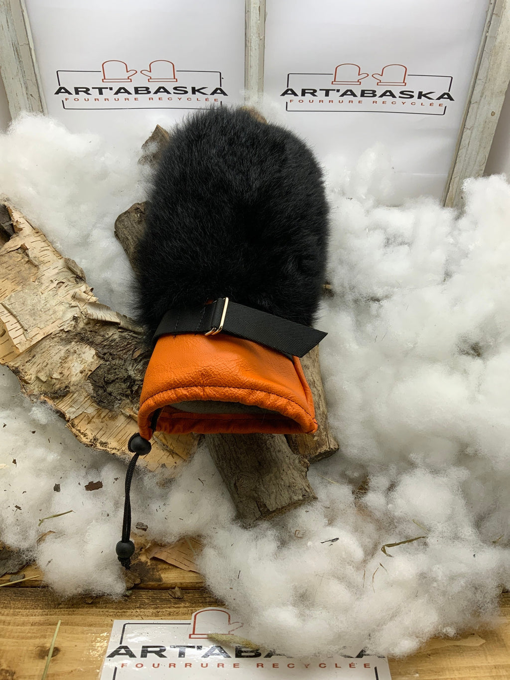Mitaines Laure Large opossum noir cuir orange et noir couture contrastée ArtAbaska fait à la main Québec