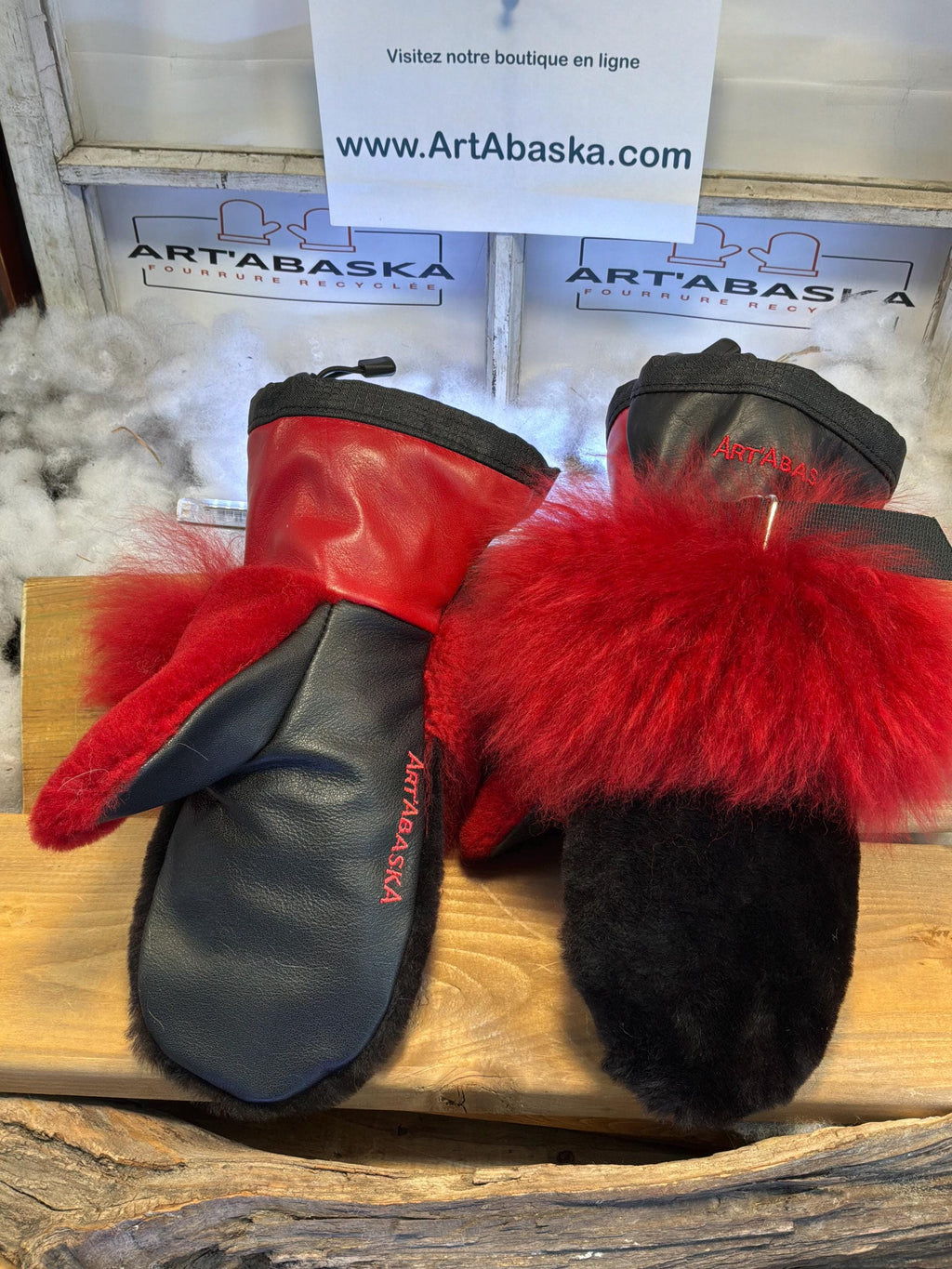 Mitaines Jacqueline Medium mouton rasé noir - rouge vif recyclé, cuir italien noir & rouge pompier, pièce unique faite à la main Québec