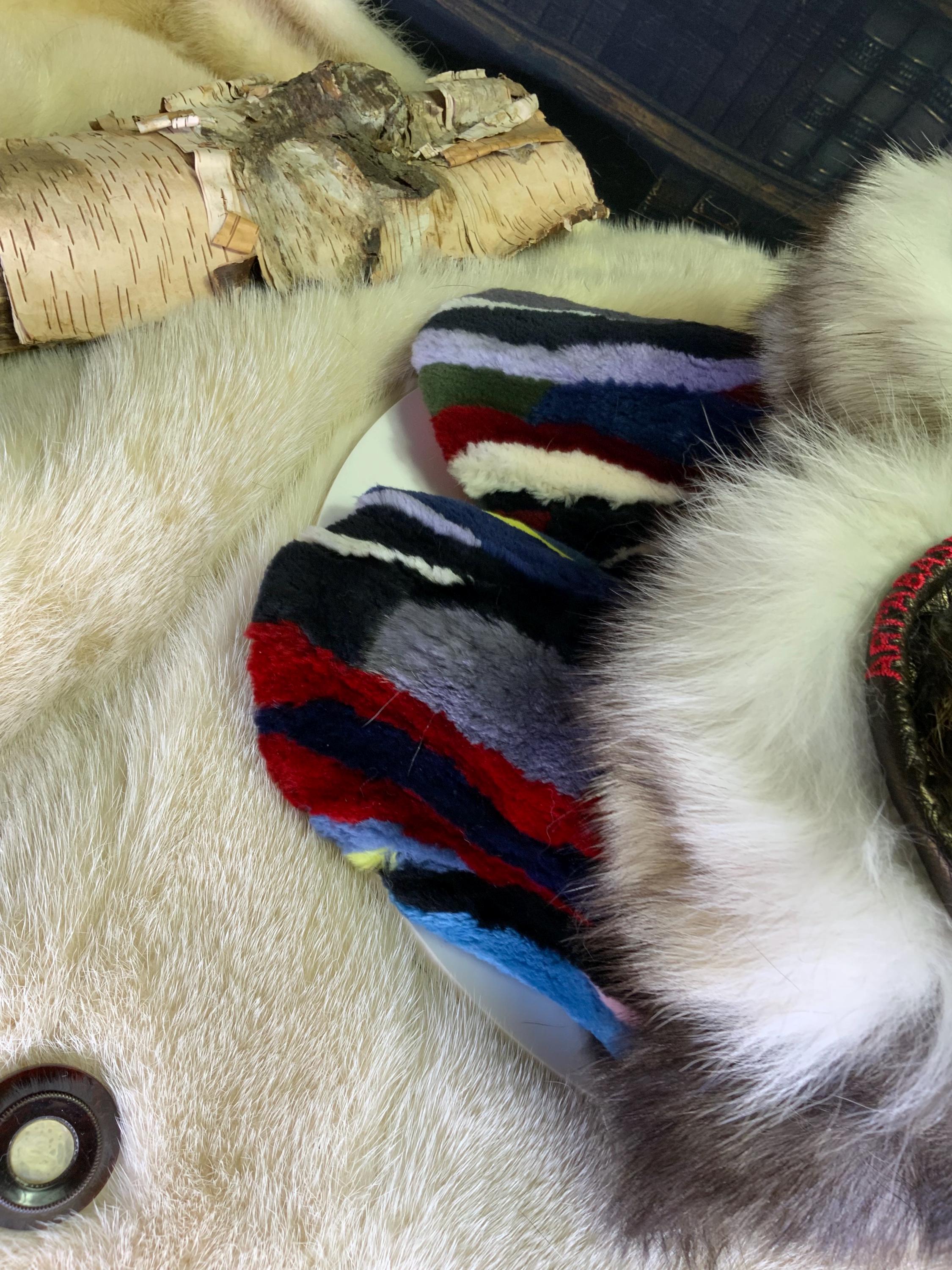 Mocassins d’intérieur Viviane pointure 8 femme fourrure recyclée renard raton fait à la main Québec pantoufles luxe