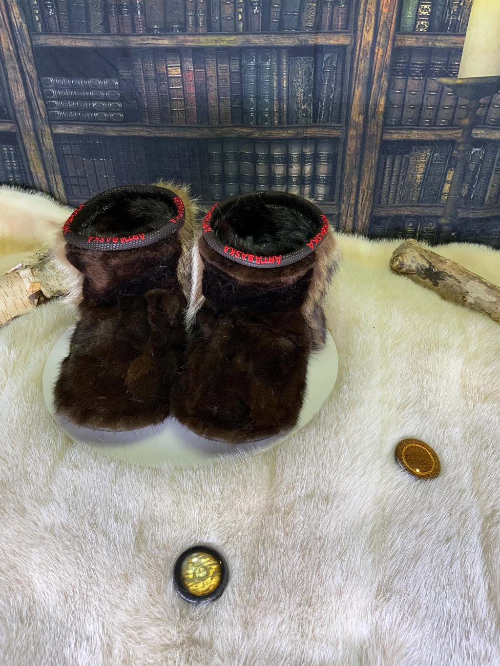Mocassins d’intérieur Thérèse pour femme 7 en vison brun recyclé, raton naturel recyclé et mouton rasé ultra-doux recyclé – faits à la main au Québec, chauds, respirants, confort de luxe, pièce unique Art’Abaska 💕