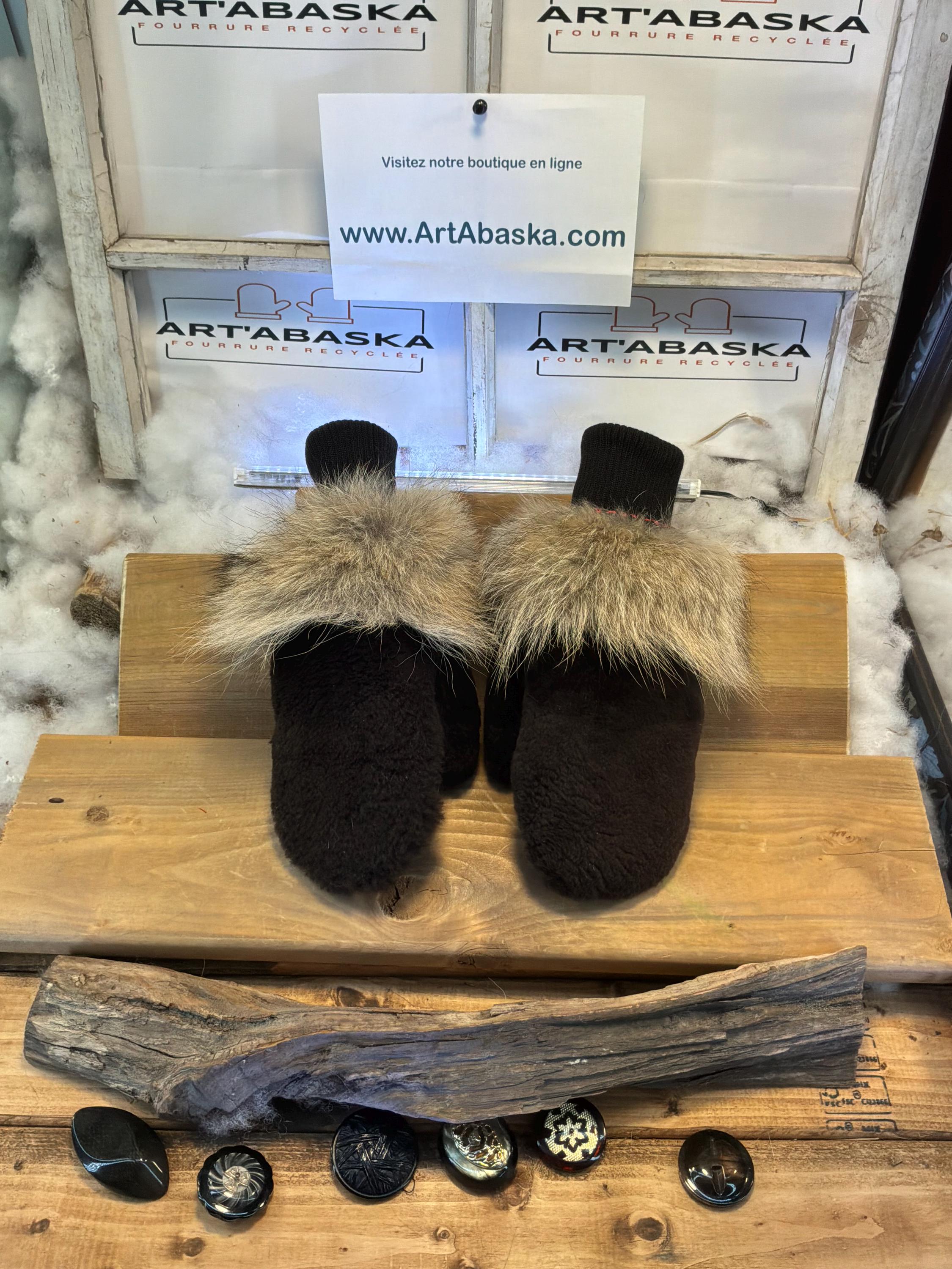 Mitaines de ville Small Jeannine en fourrure recyclée – Faites à la main au Québec – Légères, élégantes, confort urbain – ArtAbaska