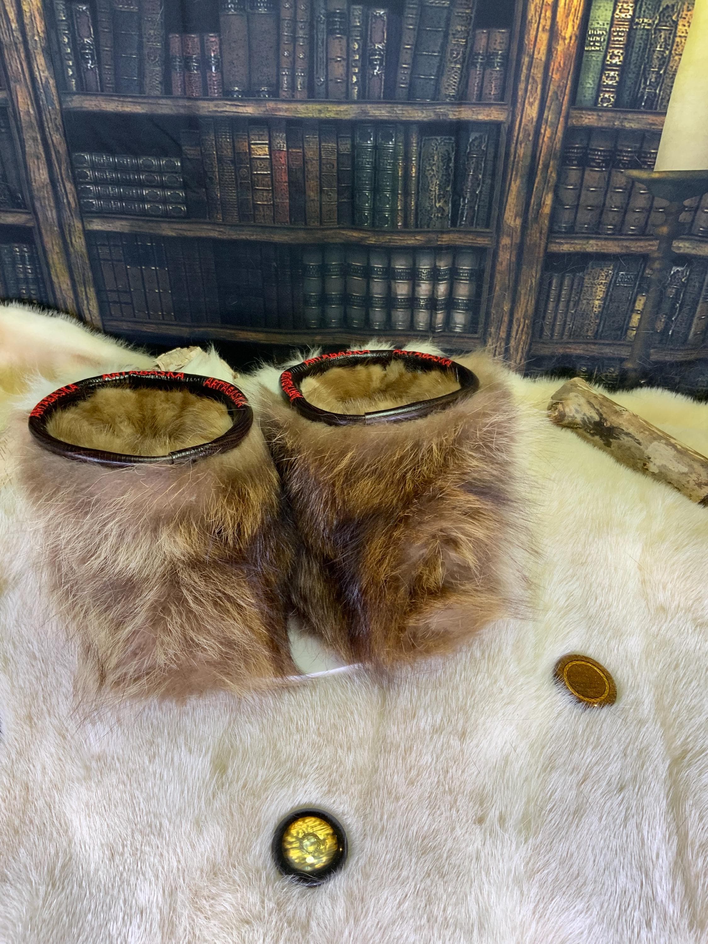 Mocassins d’intérieur Les Magella – 10 Femme – vison, raton & renard recyclés – fait à la main au Québec, pièce unique