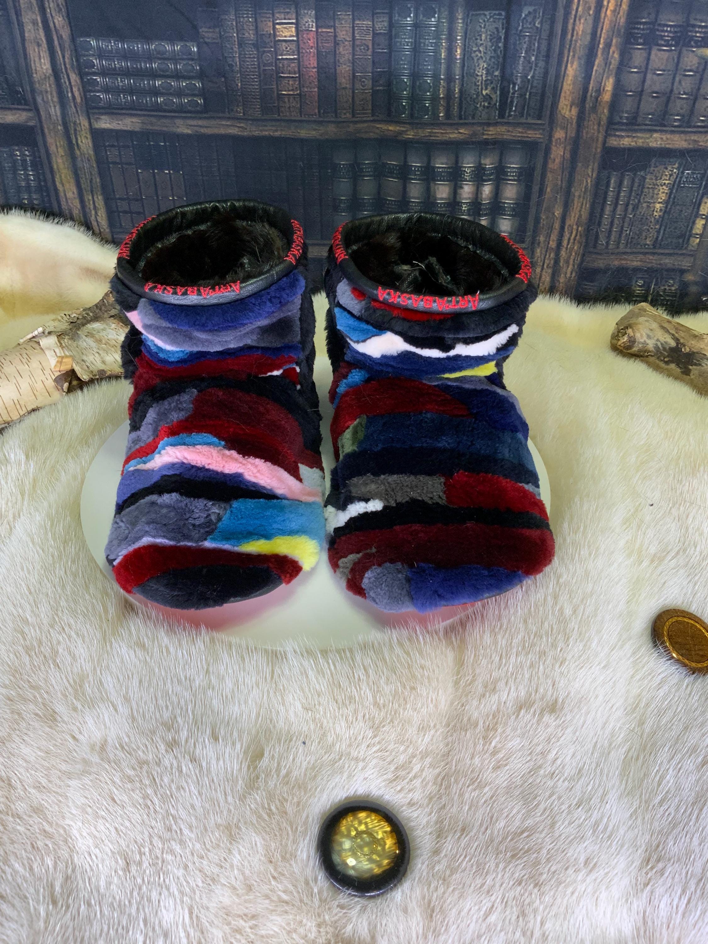Mocassins d’intérieur Suzanne pour femme 7 en renard rasé teint cousu en lanières et castor rasé recyclé – faits à la main au Québec, chauds, respirants, confort de luxe, pièce unique Art’Abaska 💕