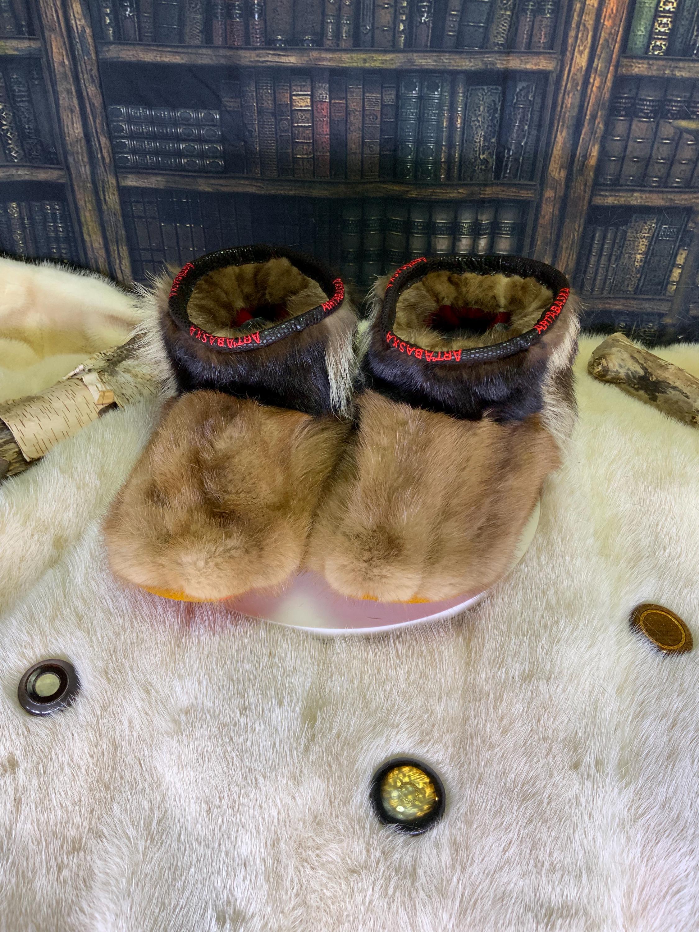 Mocassin d’intérieur homme Les Murielle – pointure 10 – vison & raton recyclés – pièce unique faite à la main au Québec, chaud et durable