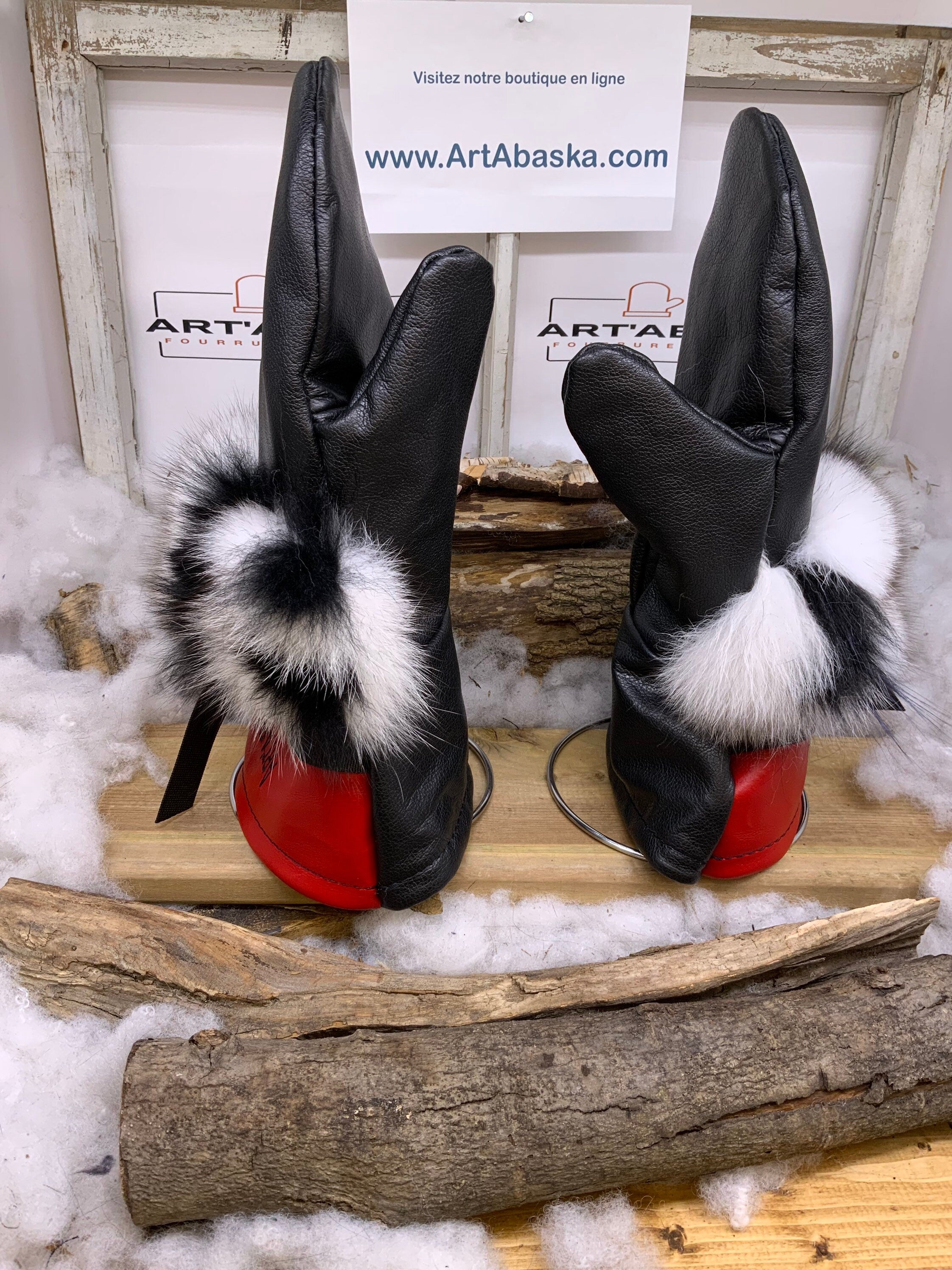 Mitaines XL Cécile – Cuir recyclé rouge et noir, renard patchwork au poignet, intérieur amovible feutre polar, fait à la main Québec